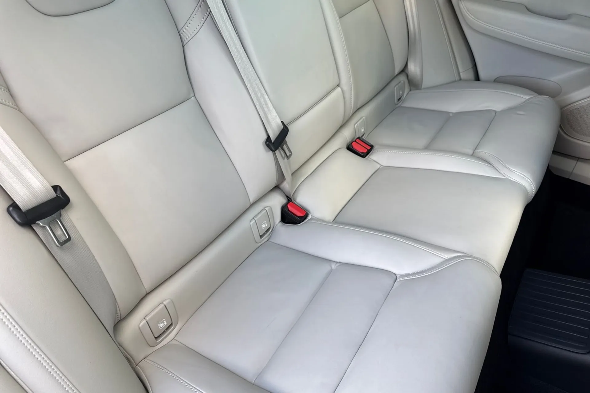 Volvo XC60 thumbnail image number 25