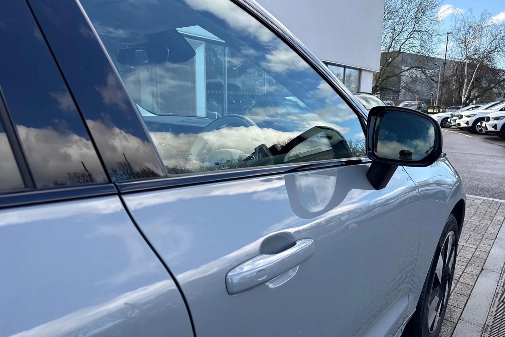 Volvo XC60 thumbnail image number 17