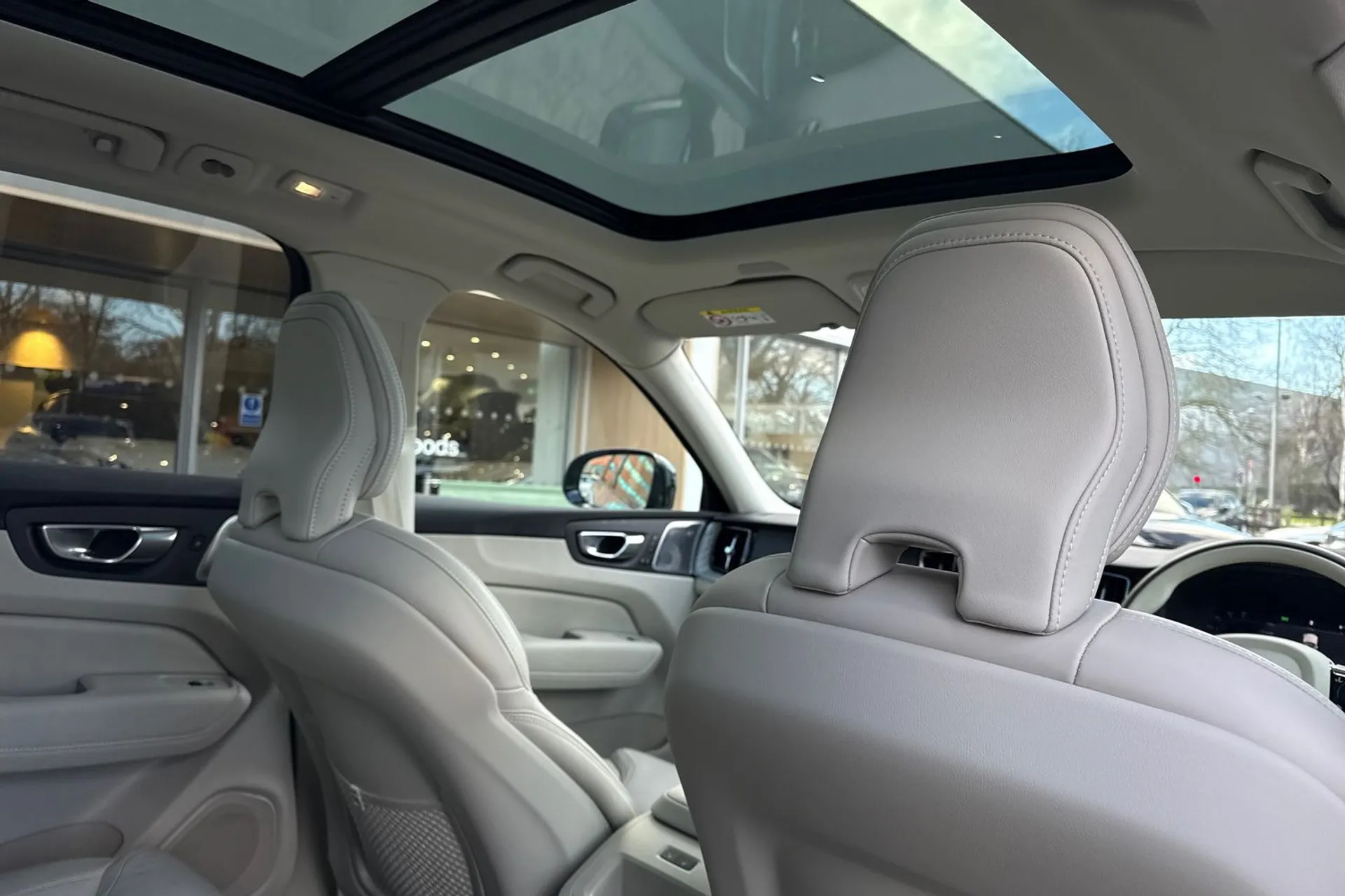 Volvo XC60 thumbnail image number 24