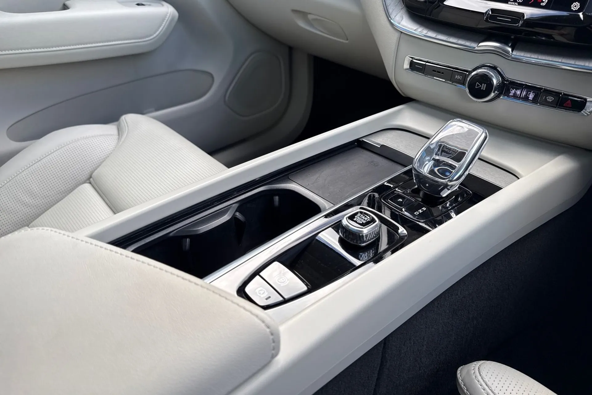 Volvo XC60 thumbnail image number 44