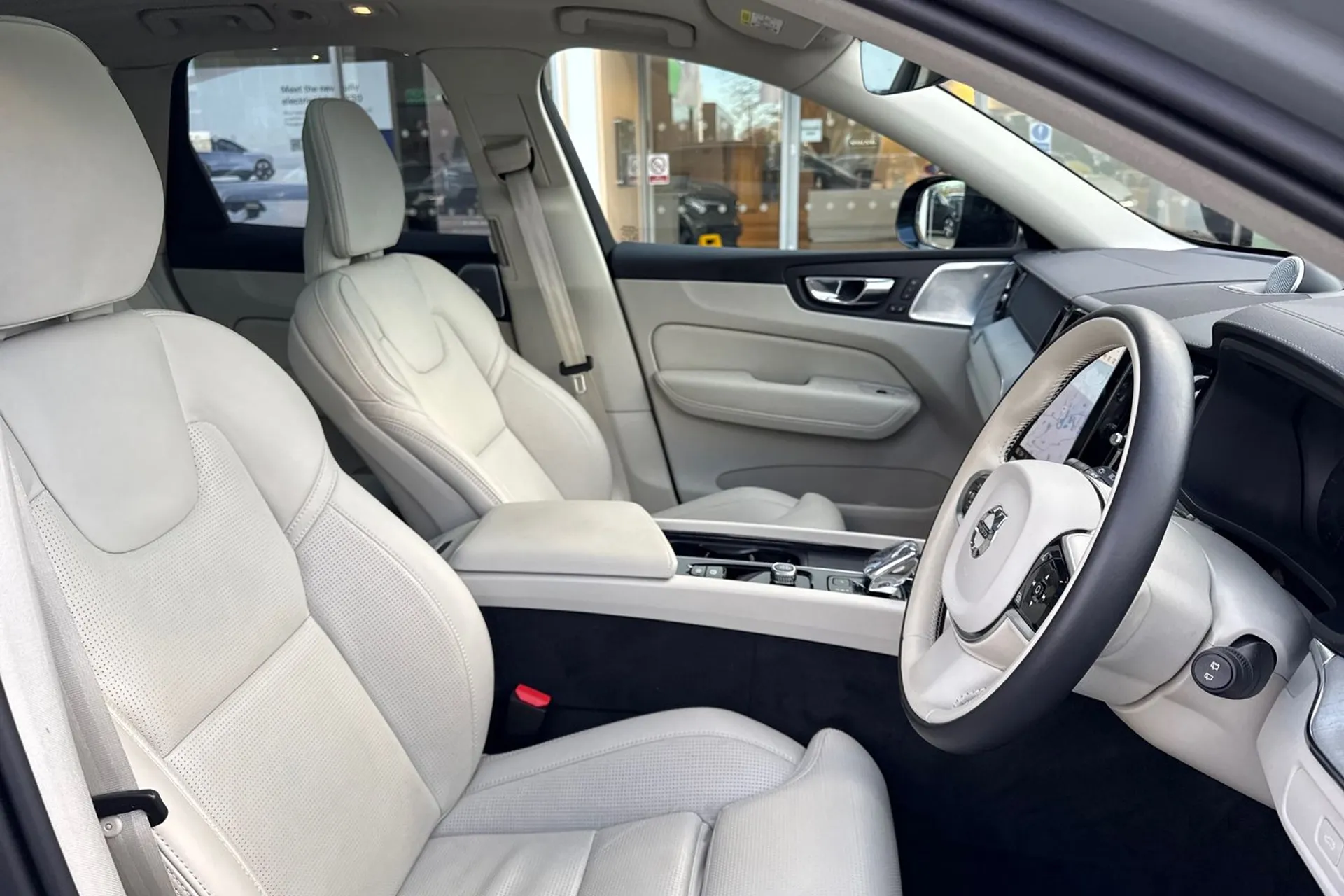 Volvo XC60 thumbnail image number 26