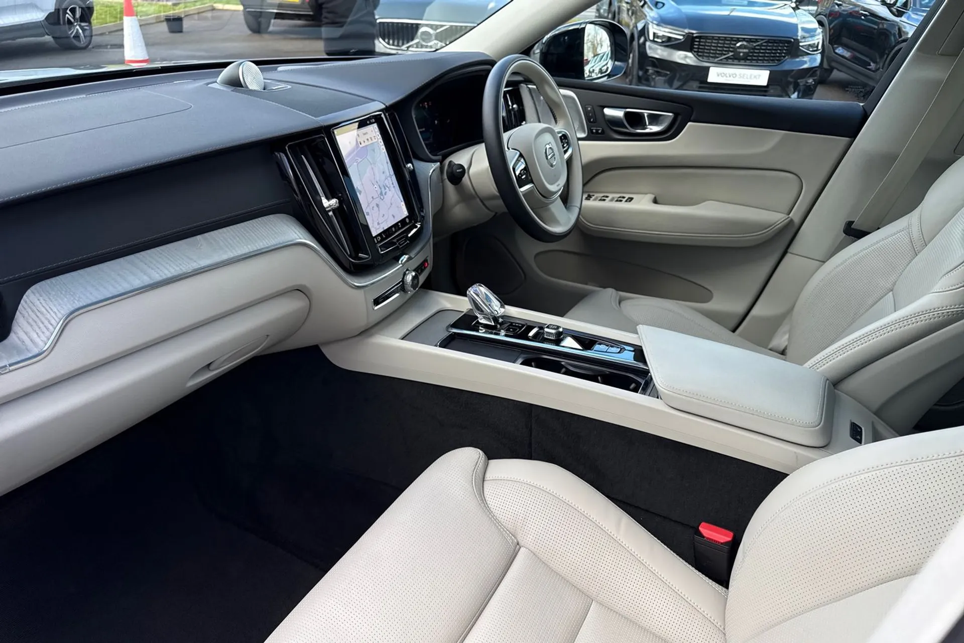 Volvo XC60 thumbnail image number 27