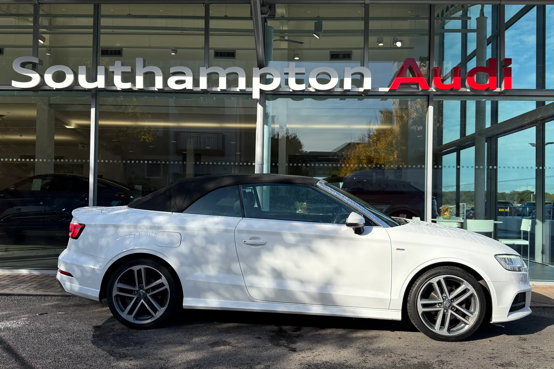 Audi A3 thumbnail image number 2