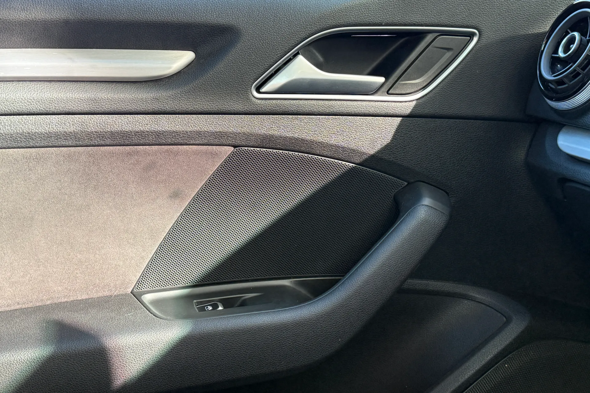 Audi A3 thumbnail image number 24