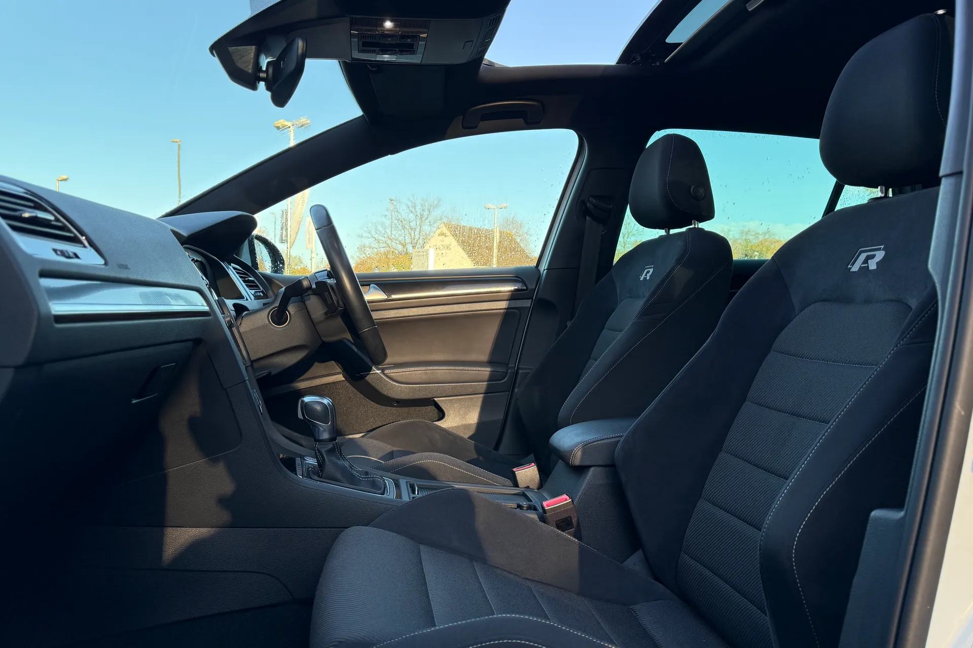 VOLKSWAGEN GOLF thumbnail image number 56