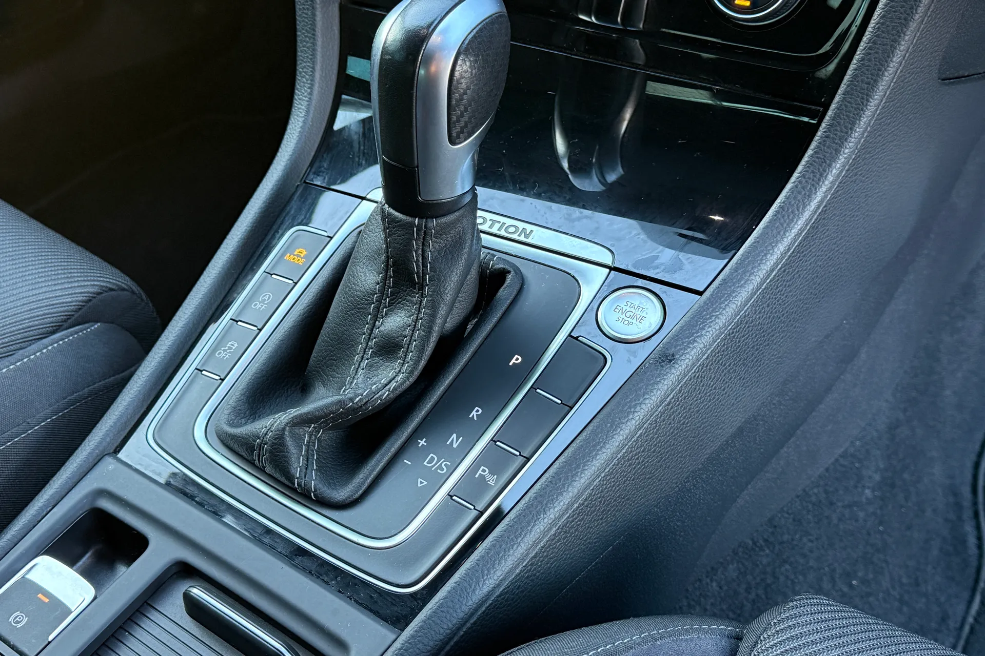 VOLKSWAGEN GOLF thumbnail image number 45