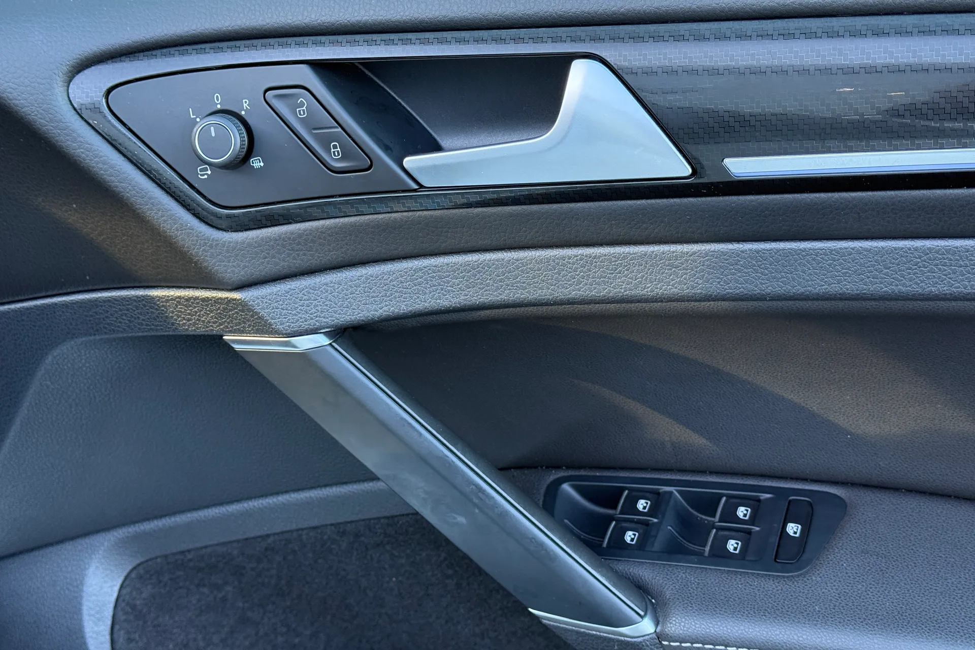 VOLKSWAGEN GOLF thumbnail image number 42