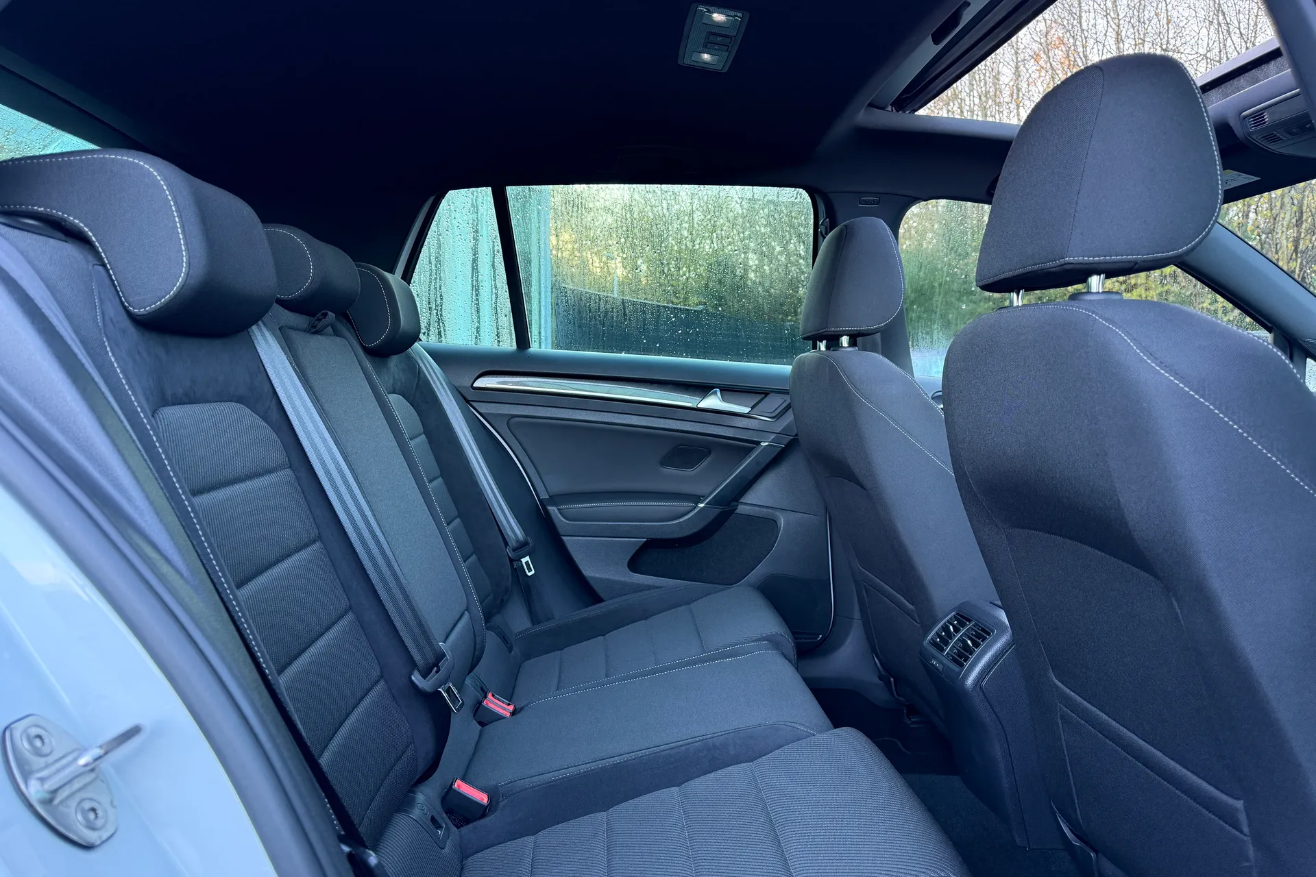 VOLKSWAGEN GOLF thumbnail image number 32