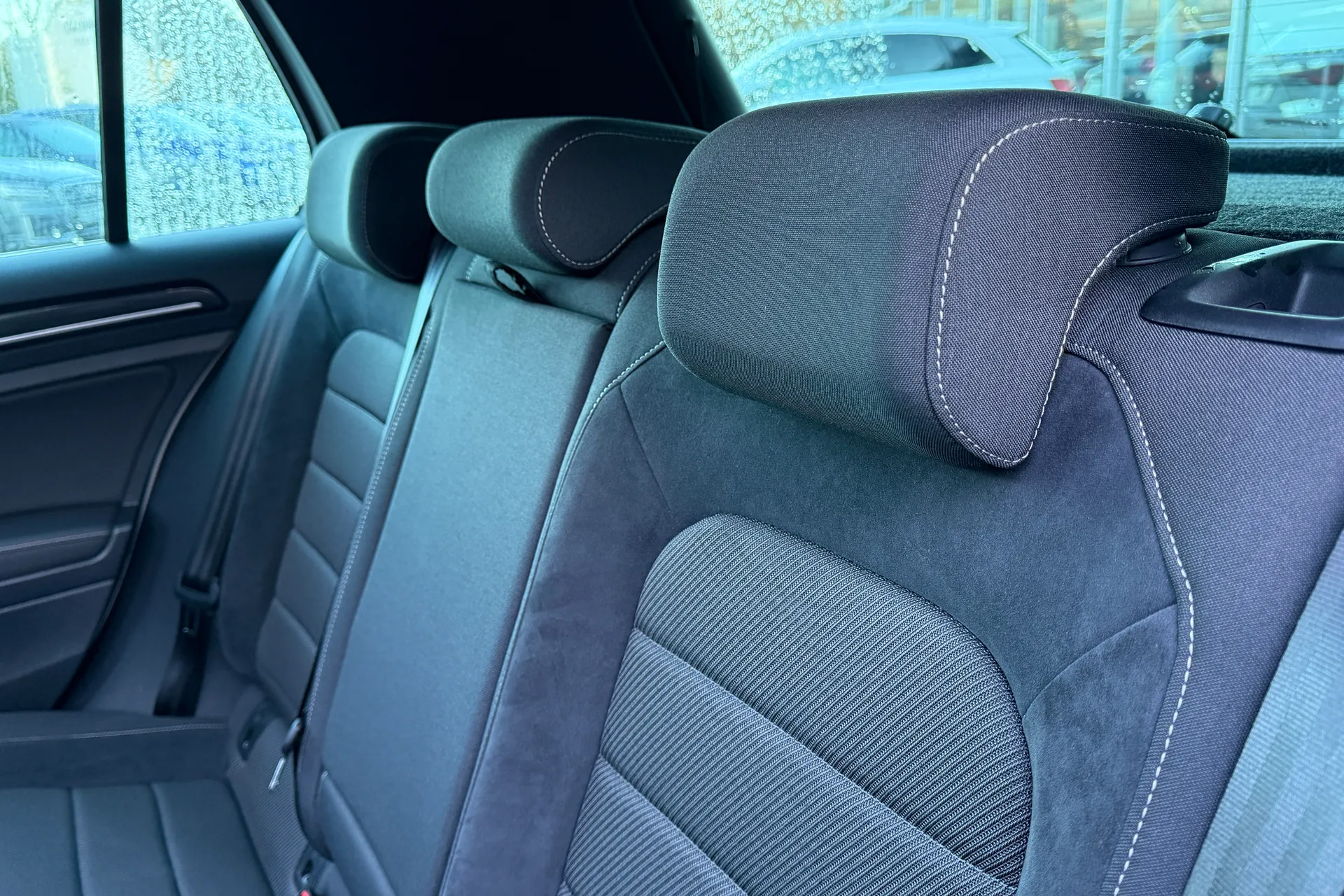 VOLKSWAGEN GOLF thumbnail image number 27