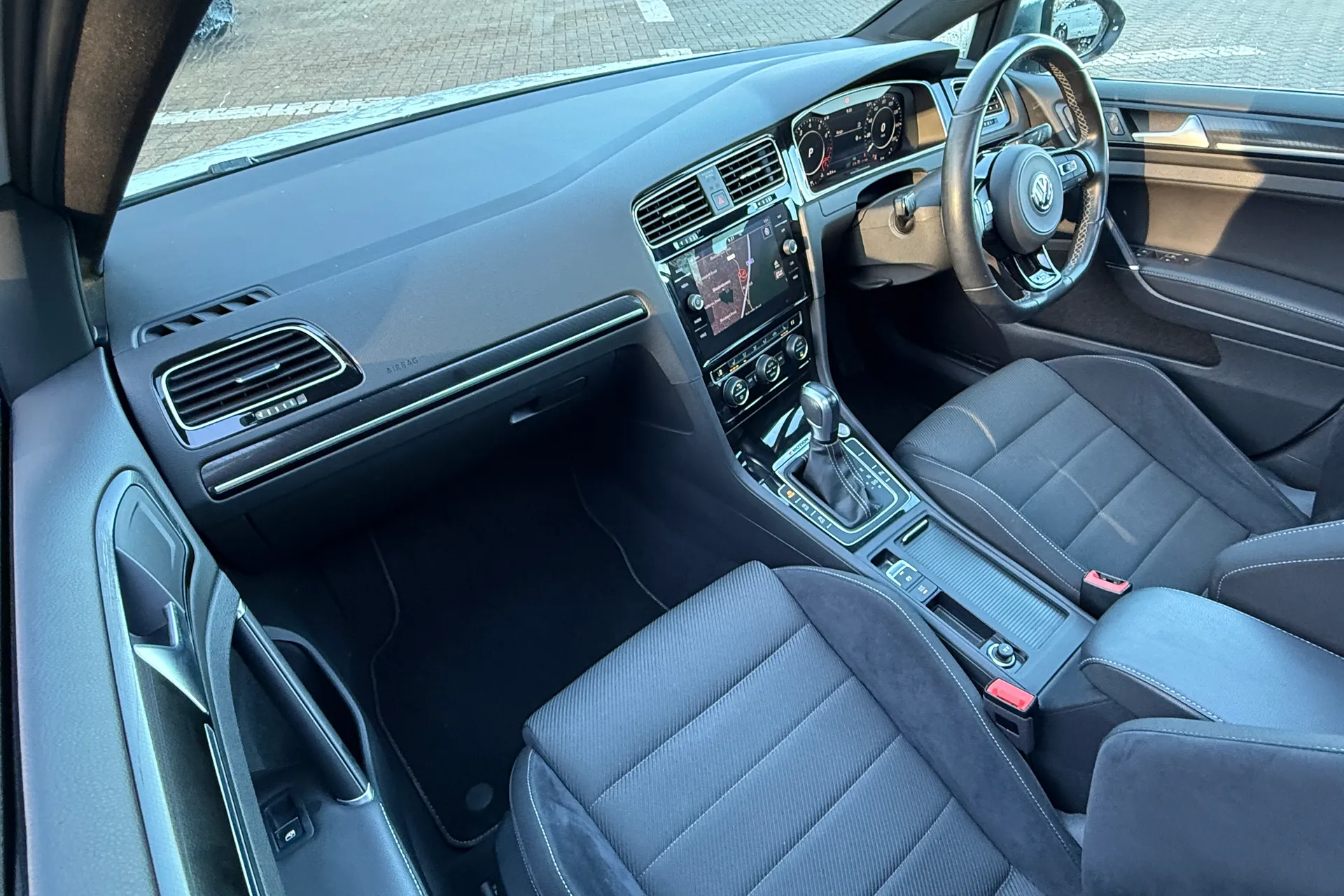 VOLKSWAGEN GOLF thumbnail image number 59