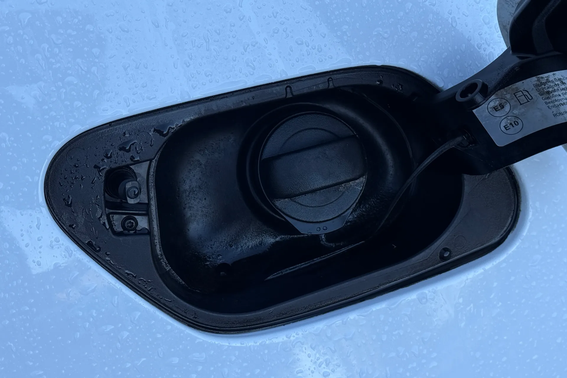 VOLKSWAGEN GOLF thumbnail image number 12