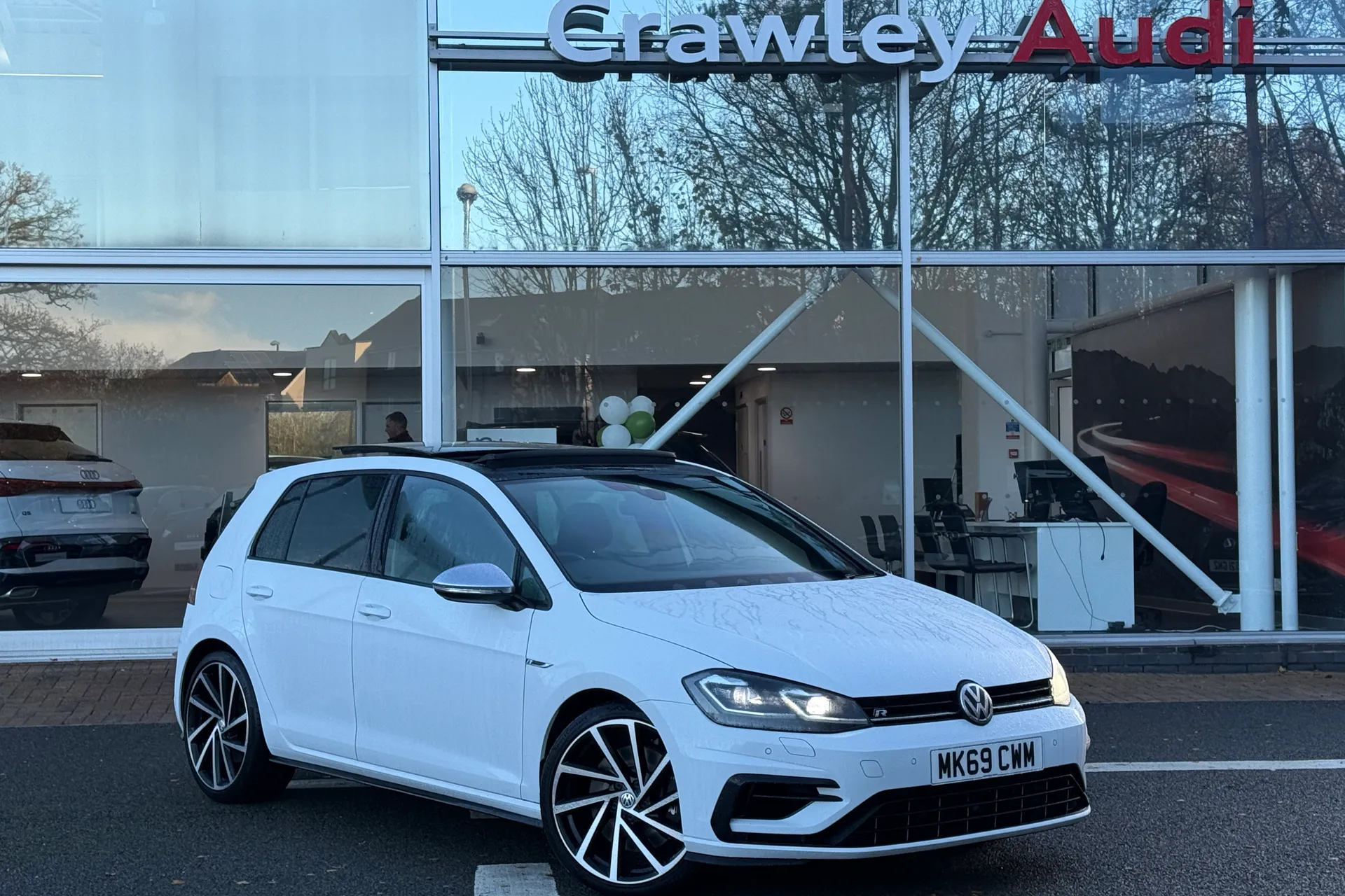 VOLKSWAGEN GOLF focused image