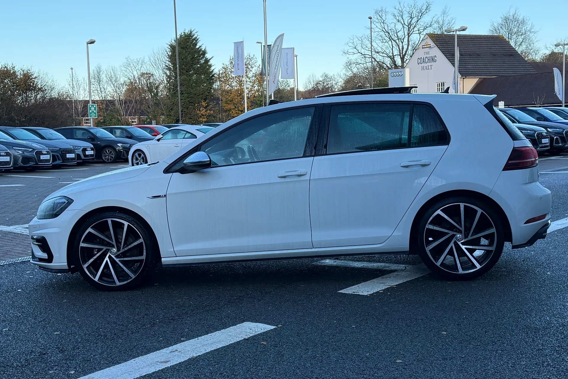 VOLKSWAGEN GOLF thumbnail image number 19