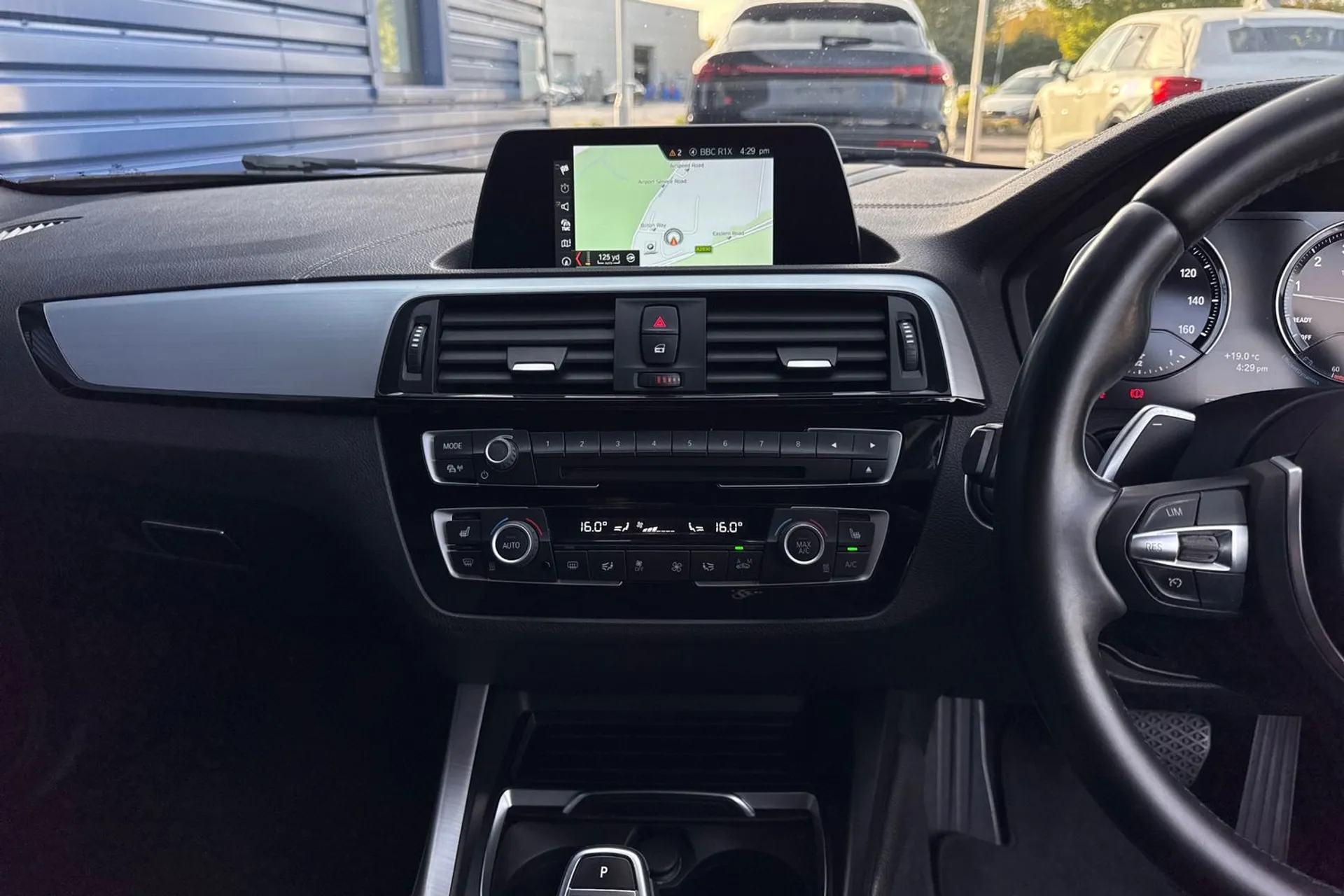 BMW 1 SERIES thumbnail image number 35