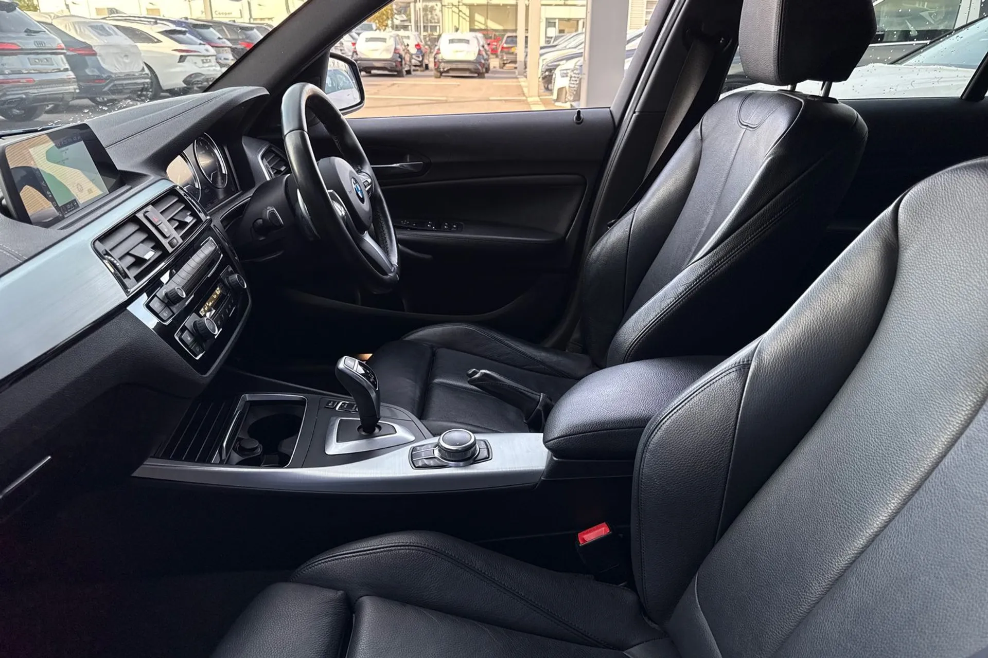 BMW 1 SERIES thumbnail image number 28