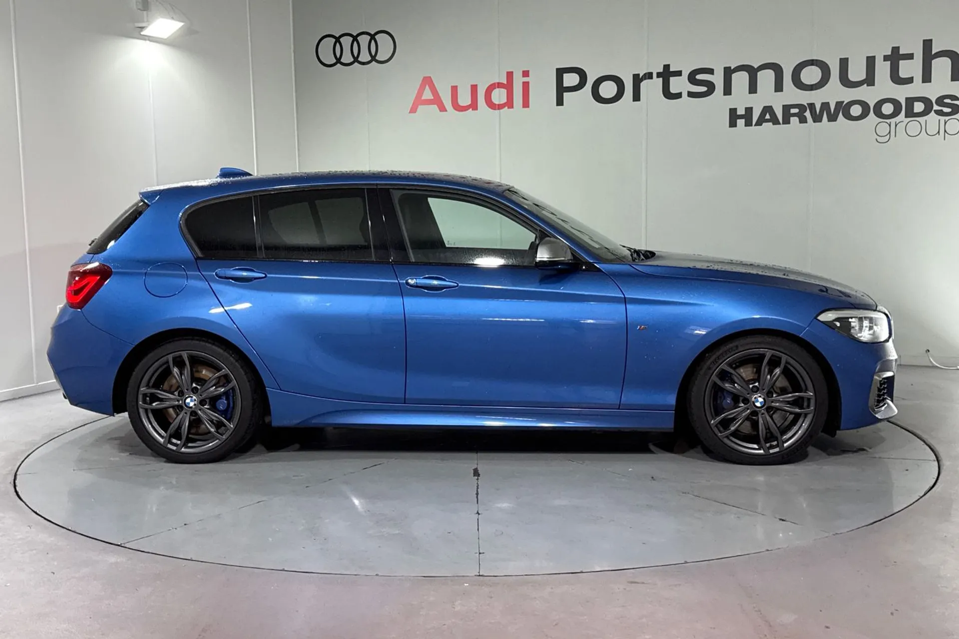 BMW 1 SERIES thumbnail image number 2