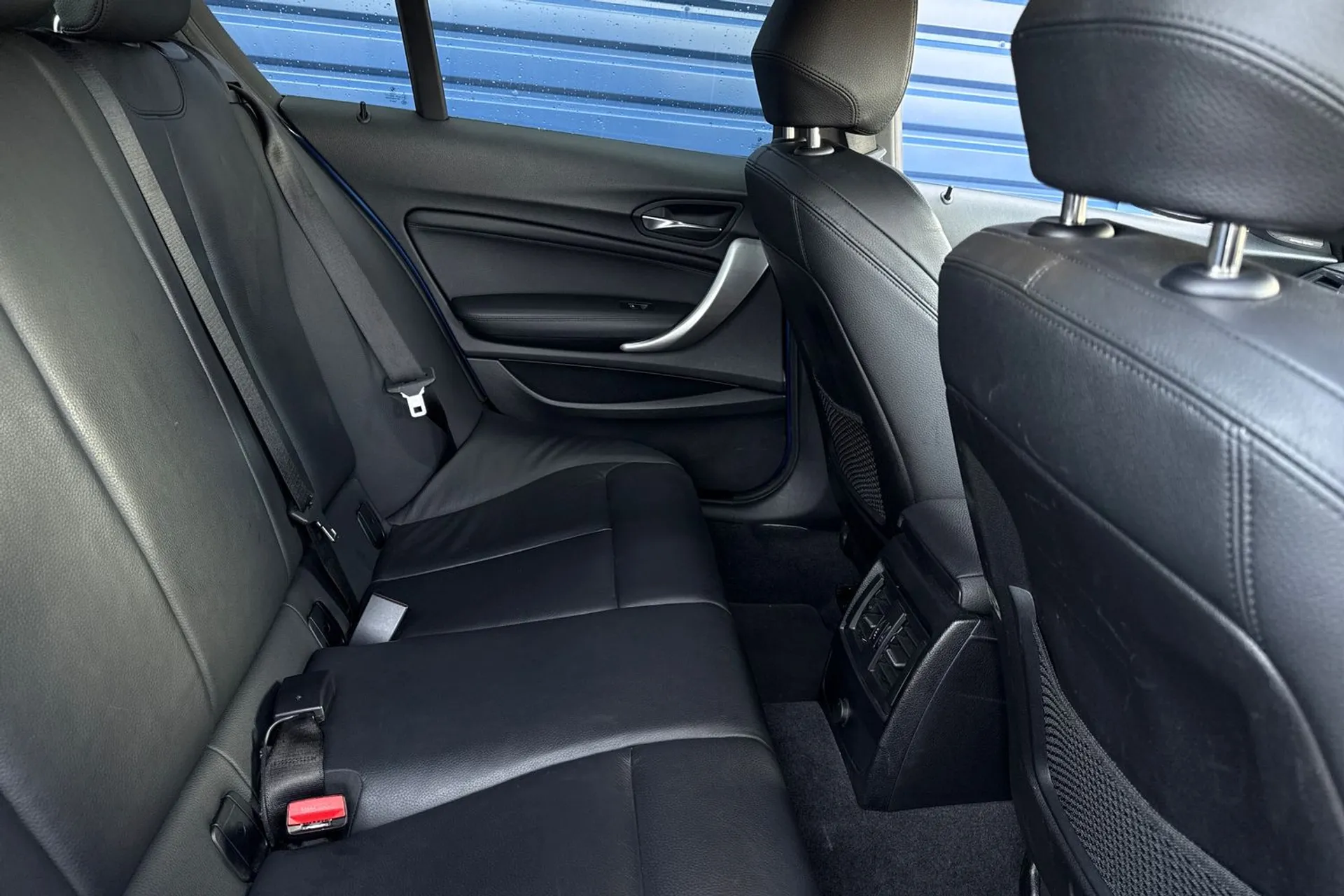 BMW 1 SERIES thumbnail image number 22