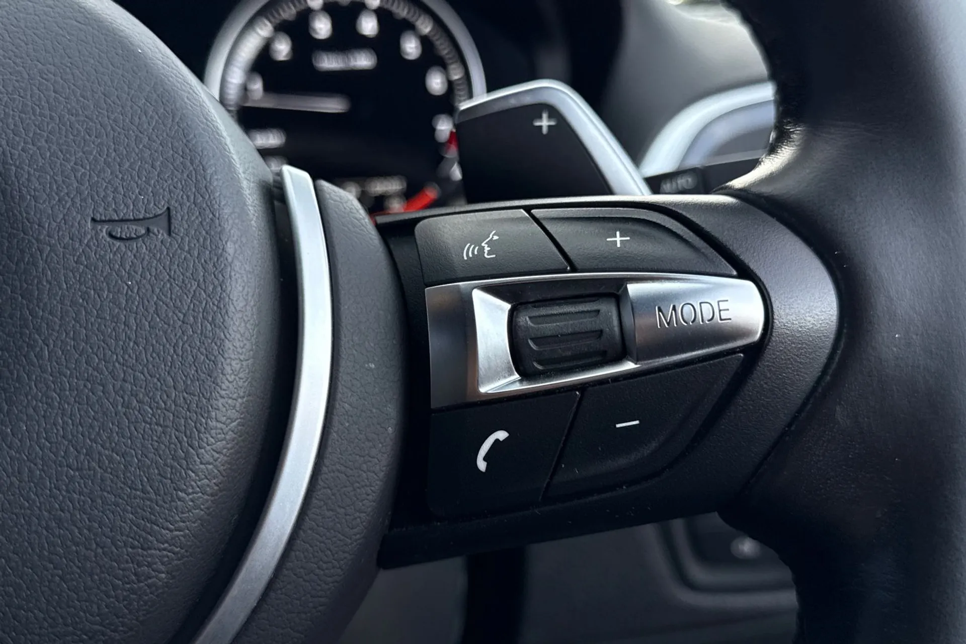 BMW 1 SERIES thumbnail image number 37