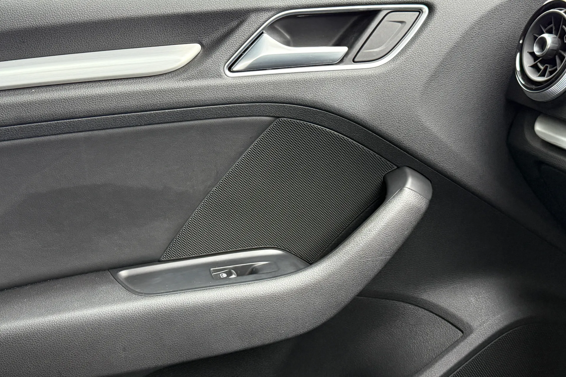 Audi A3 thumbnail image number 23