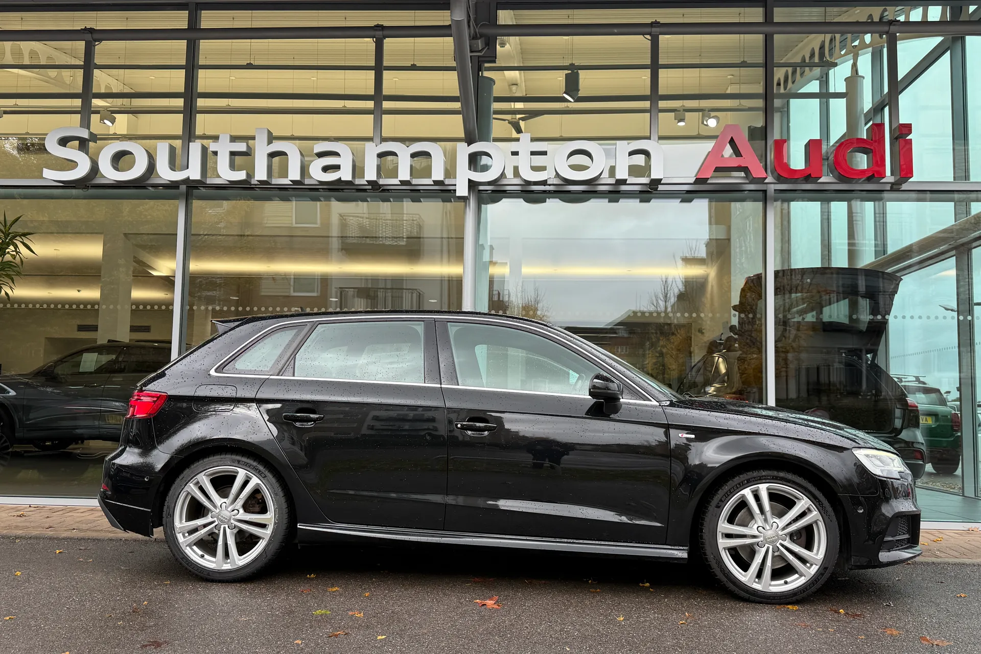Audi A3 thumbnail image number 2