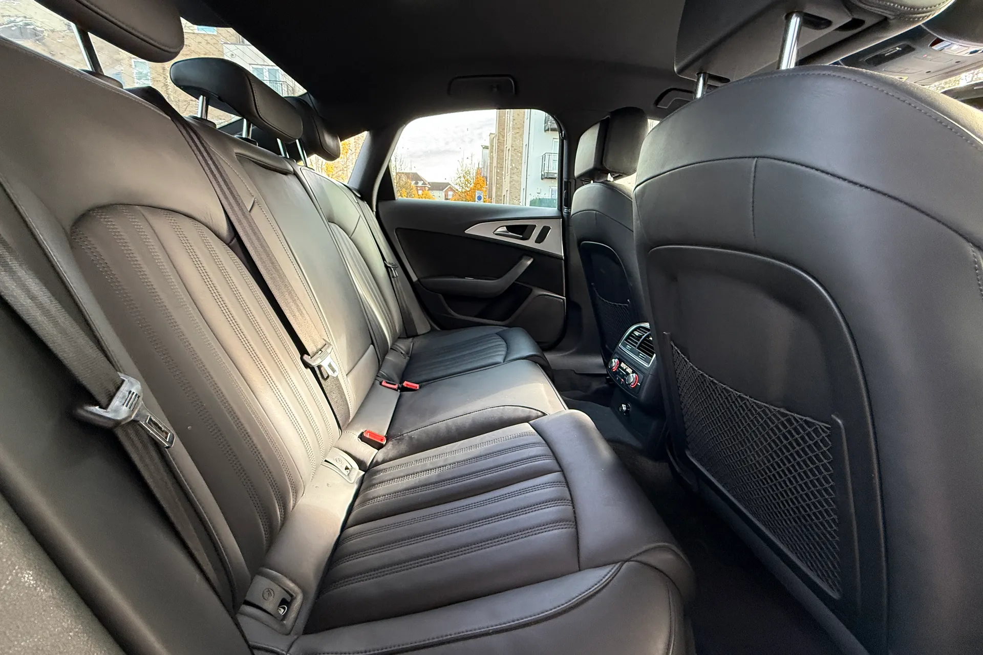 Audi A6 thumbnail image number 23