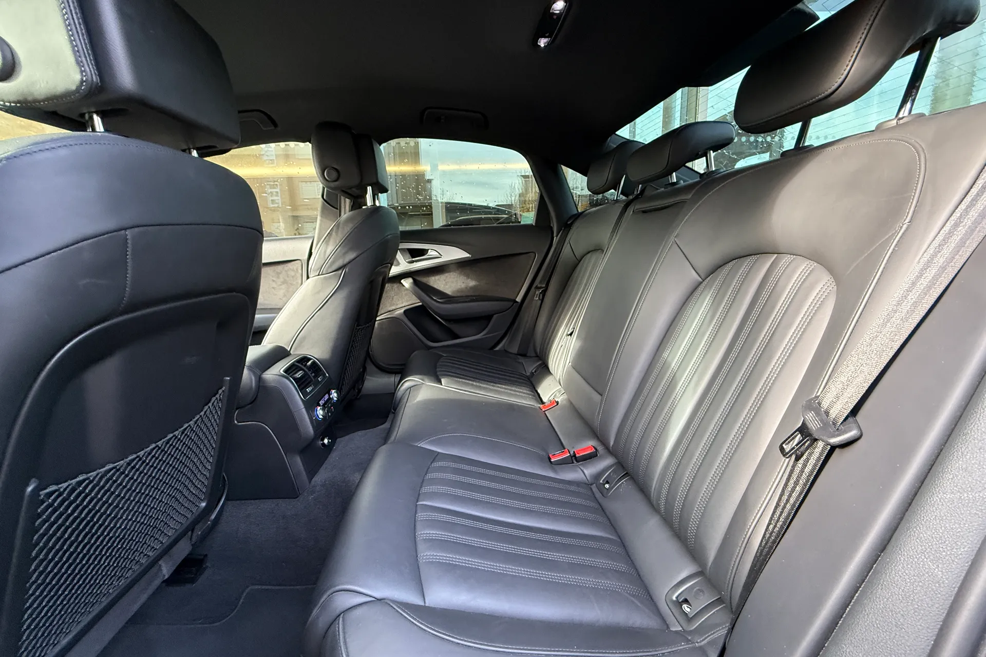 Audi A6 thumbnail image number 25