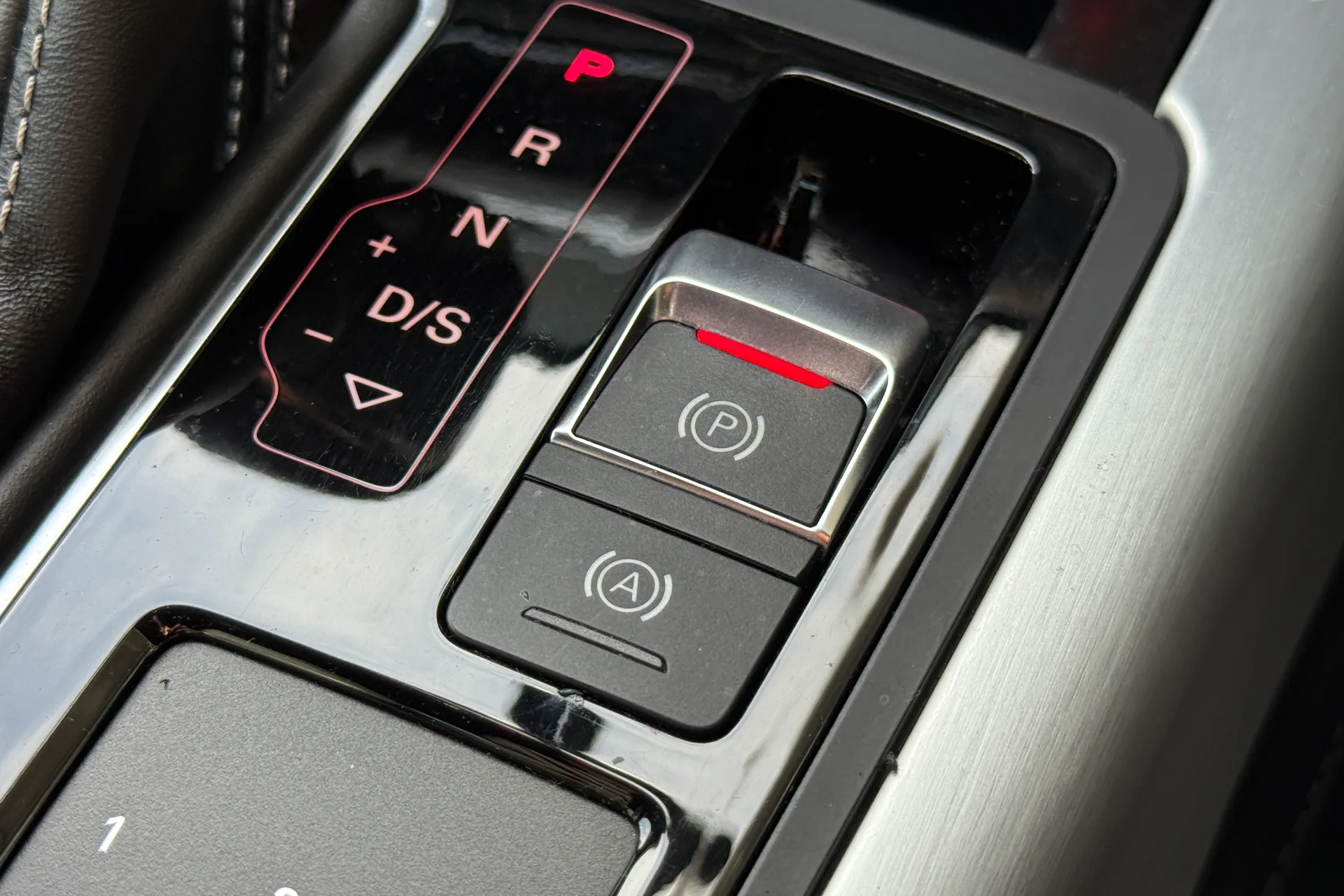 Audi A6 thumbnail image number 40