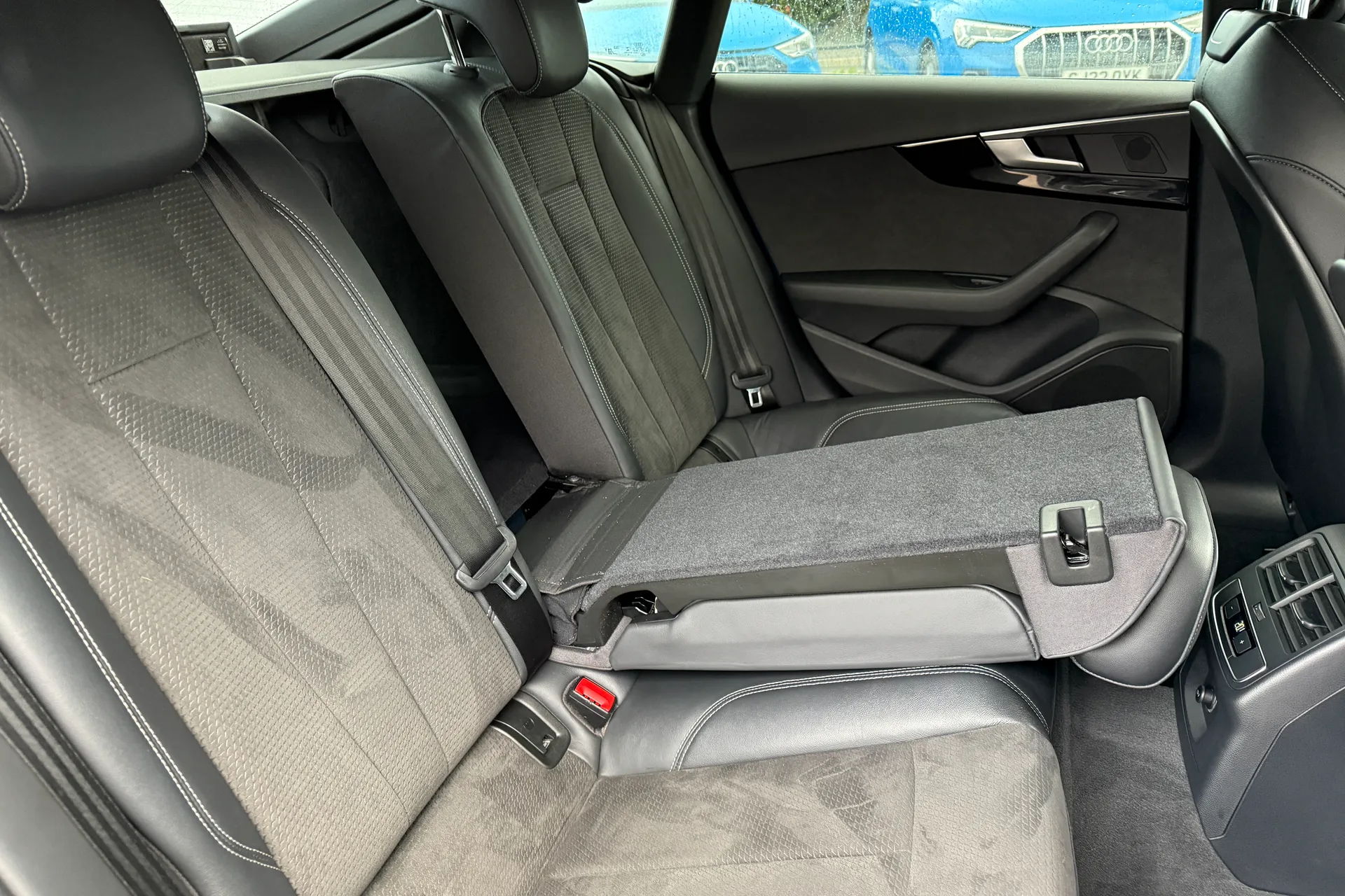 Audi A5 thumbnail image number 44