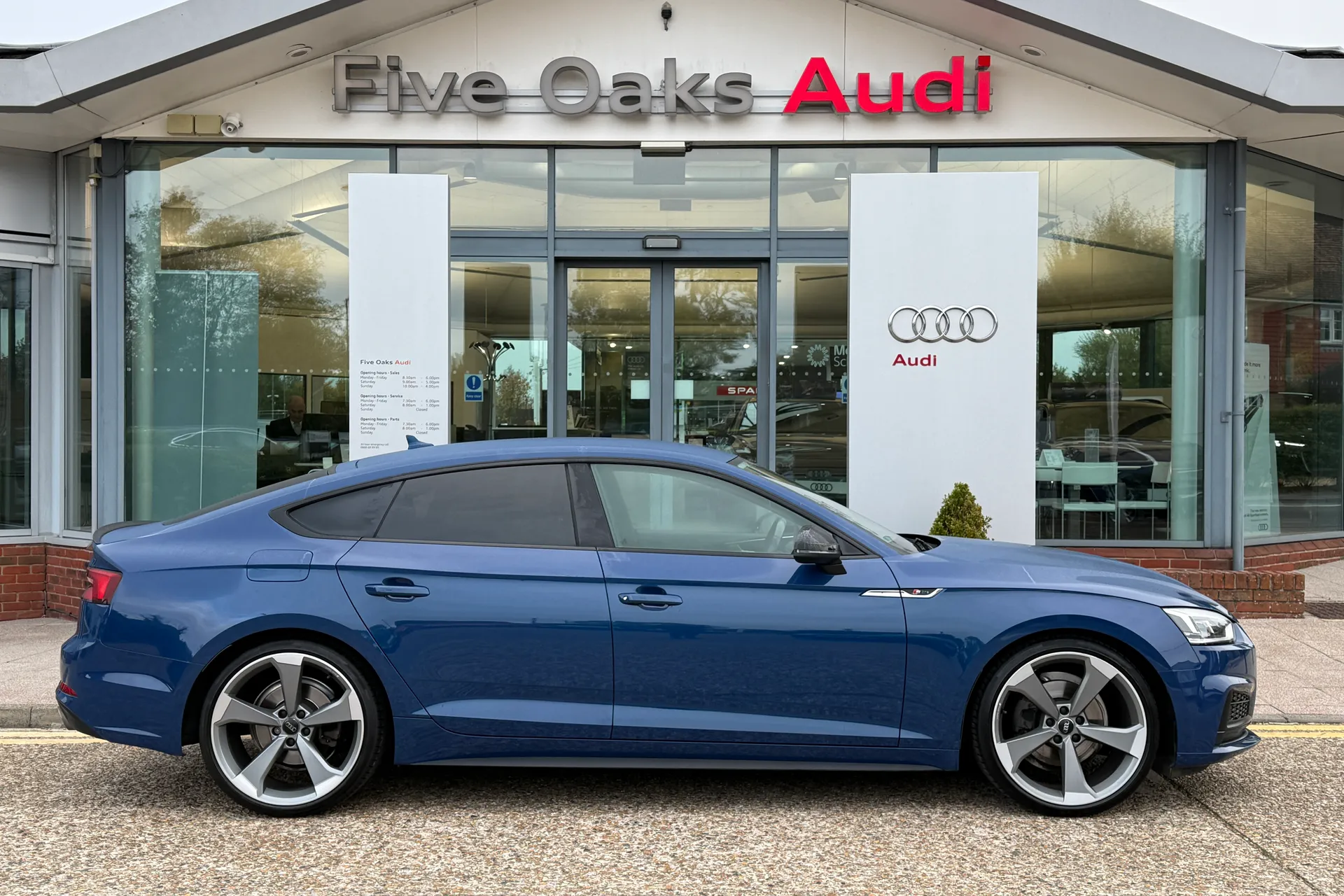 Audi A5 thumbnail image number 2