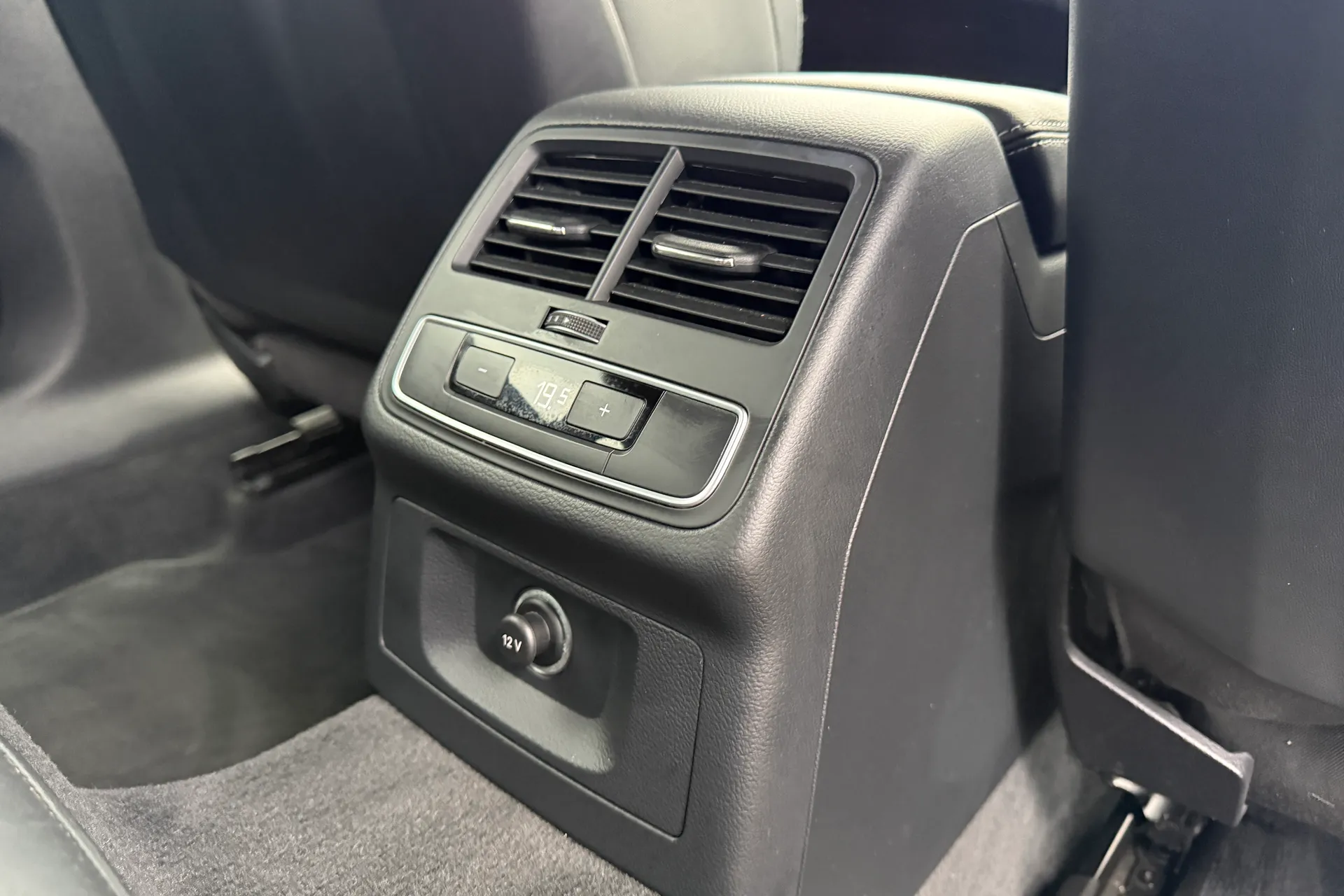 Audi A5 thumbnail image number 45