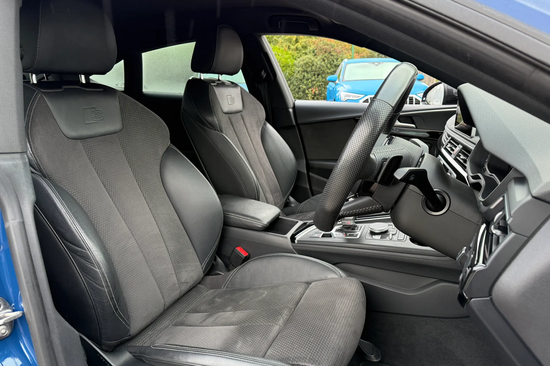 Audi A5 thumbnail image number 25