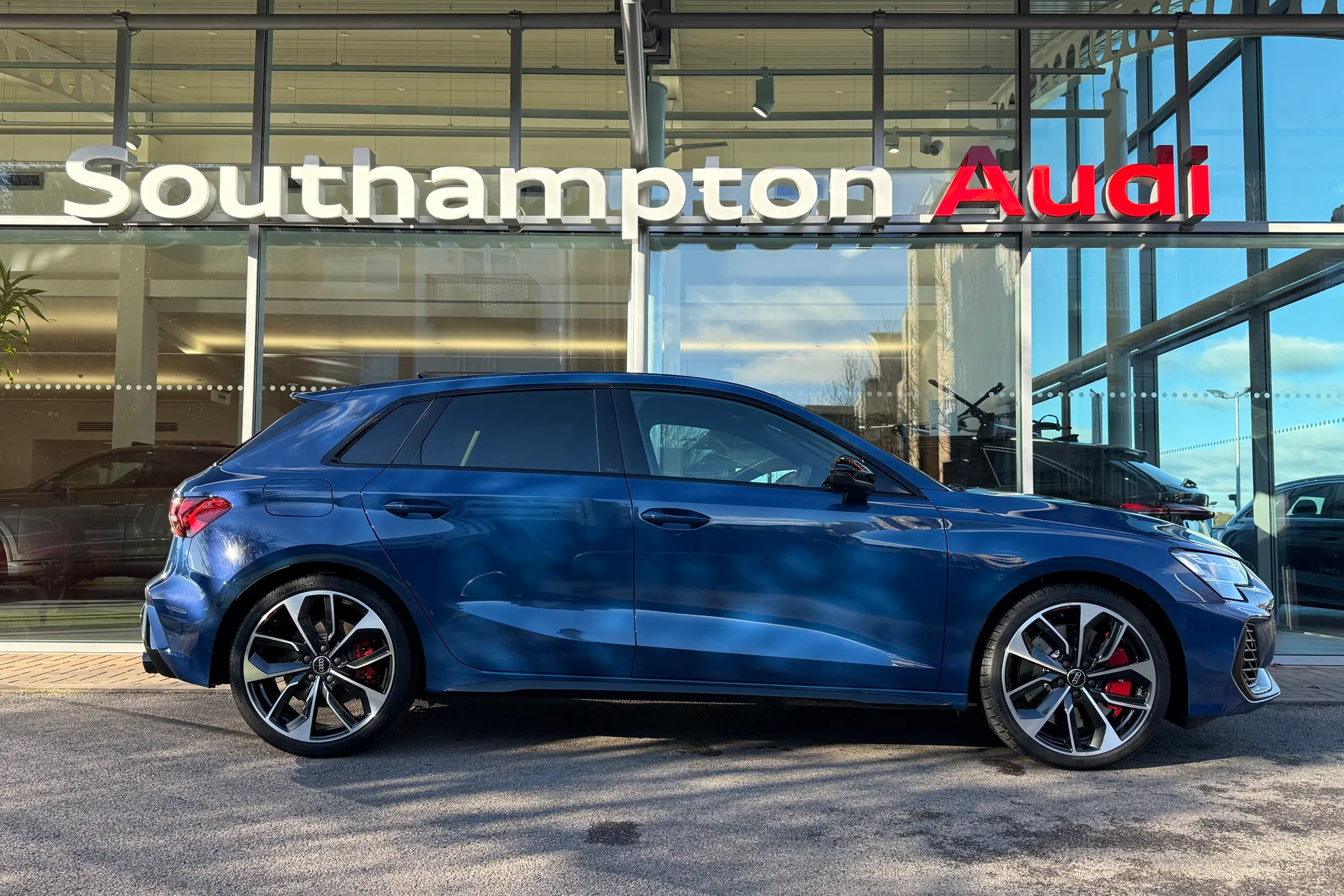 Audi A3 thumbnail image number 2