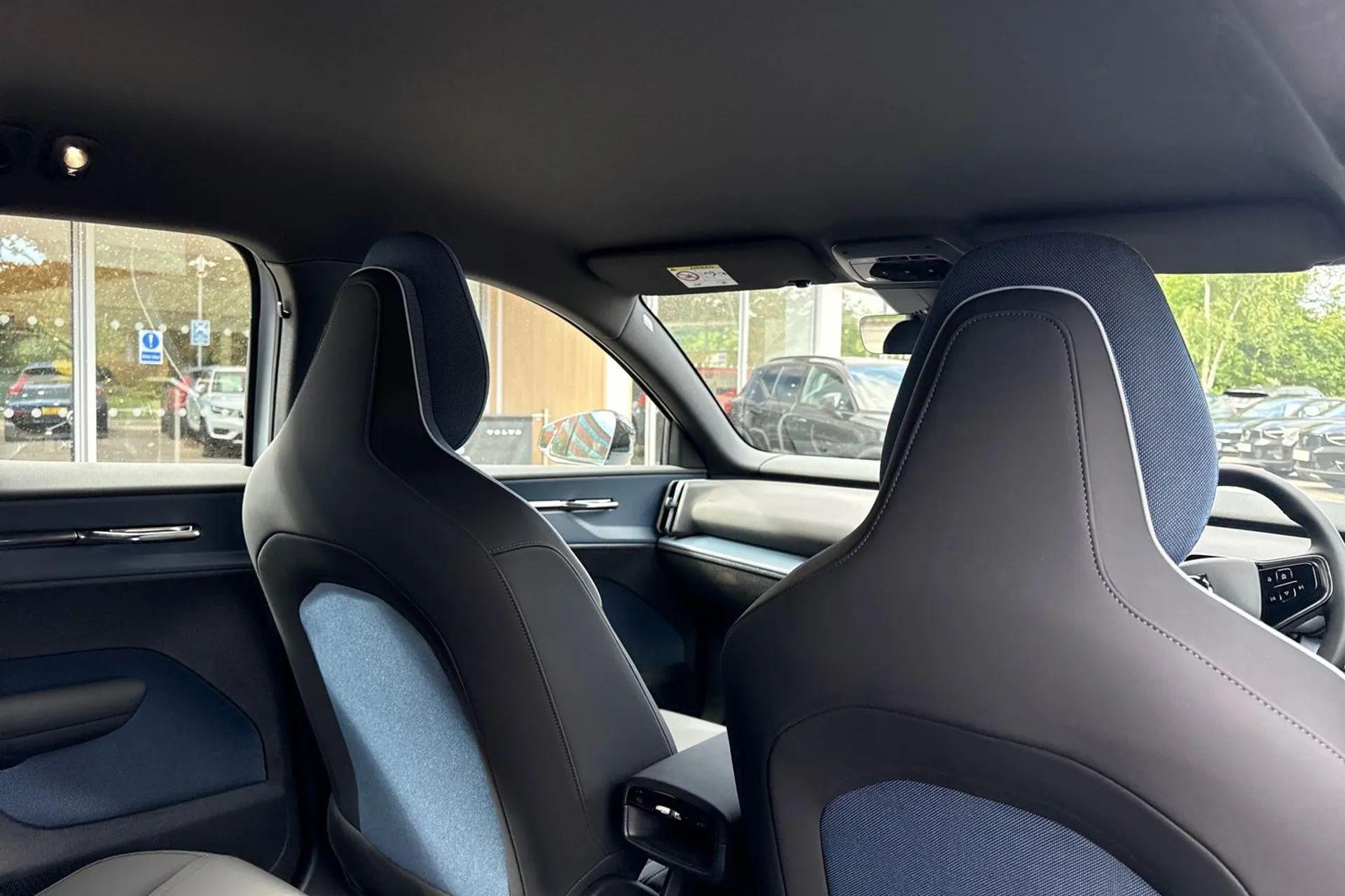 Volvo EX30 thumbnail image number 23