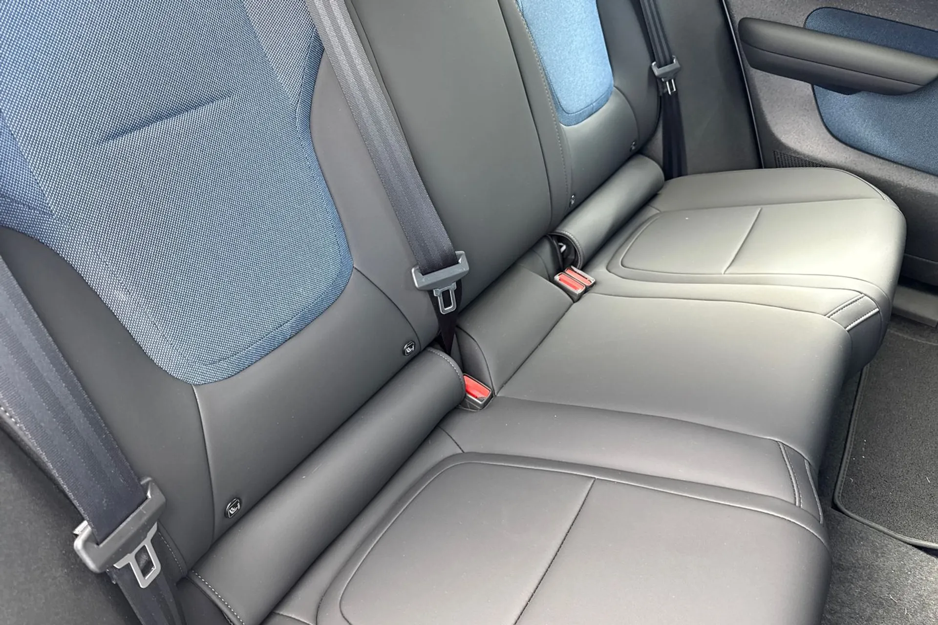 Volvo EX30 thumbnail image number 24