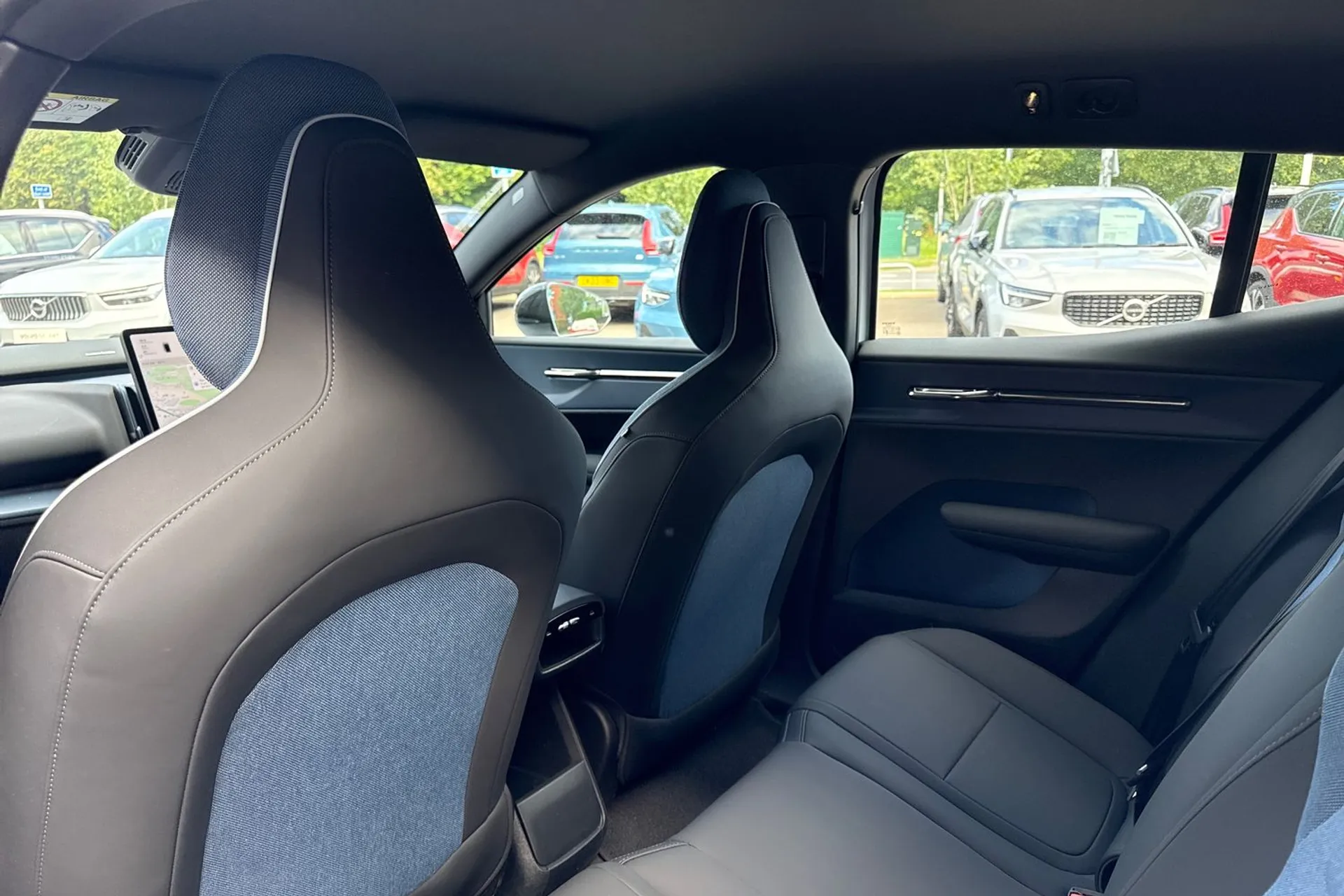 Volvo EX30 thumbnail image number 30