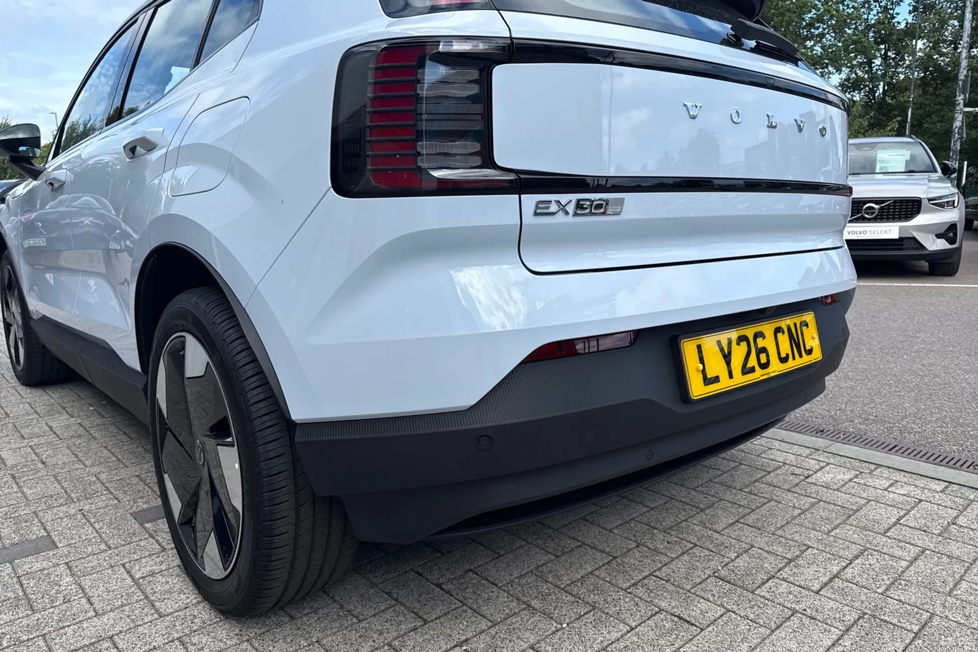 Volvo EX30 thumbnail image number 17