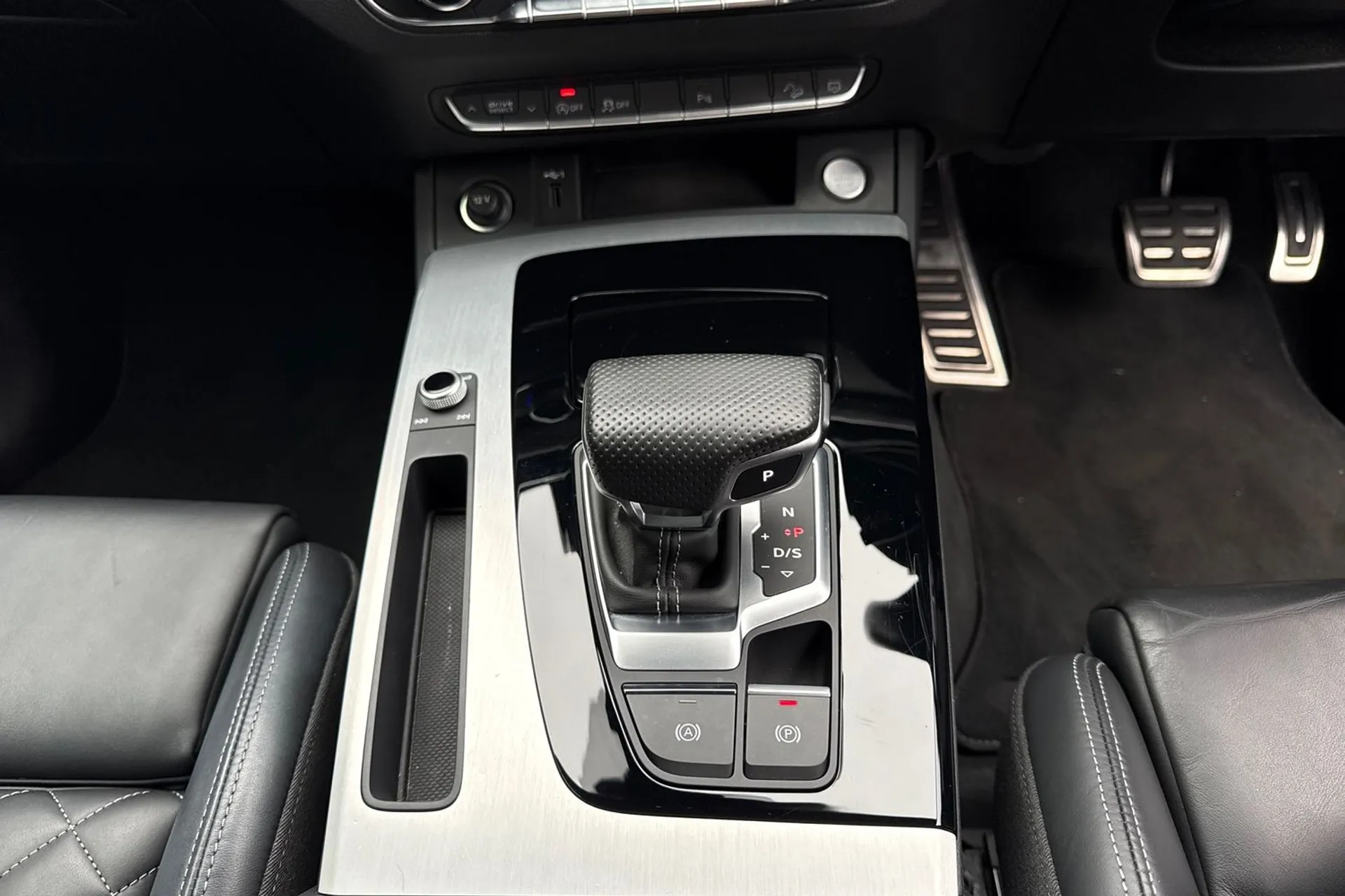 Audi Q5 S LINE TFSI QUATTRO thumbnail image number 44