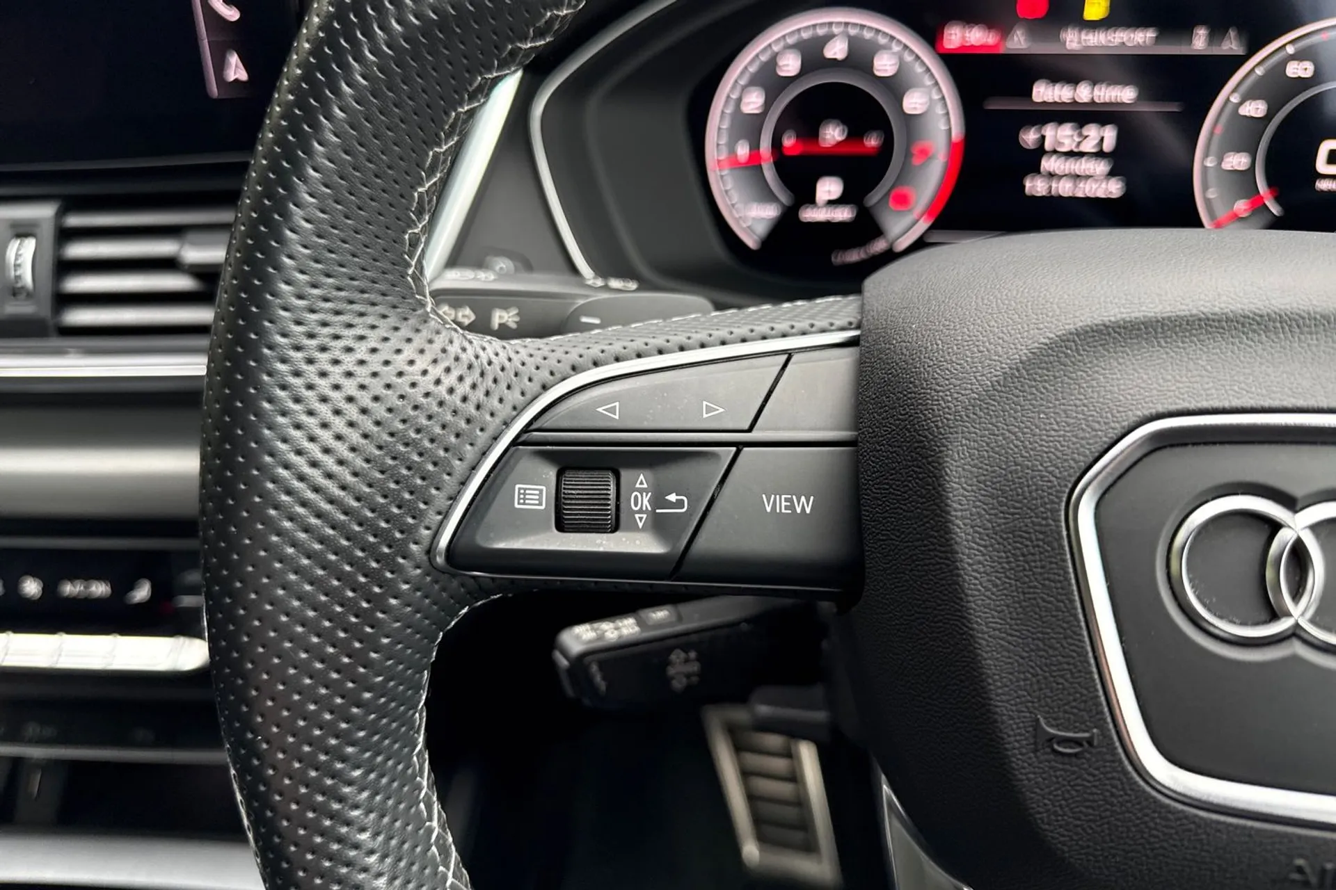 Audi Q5 S LINE TFSI QUATTRO thumbnail image number 45