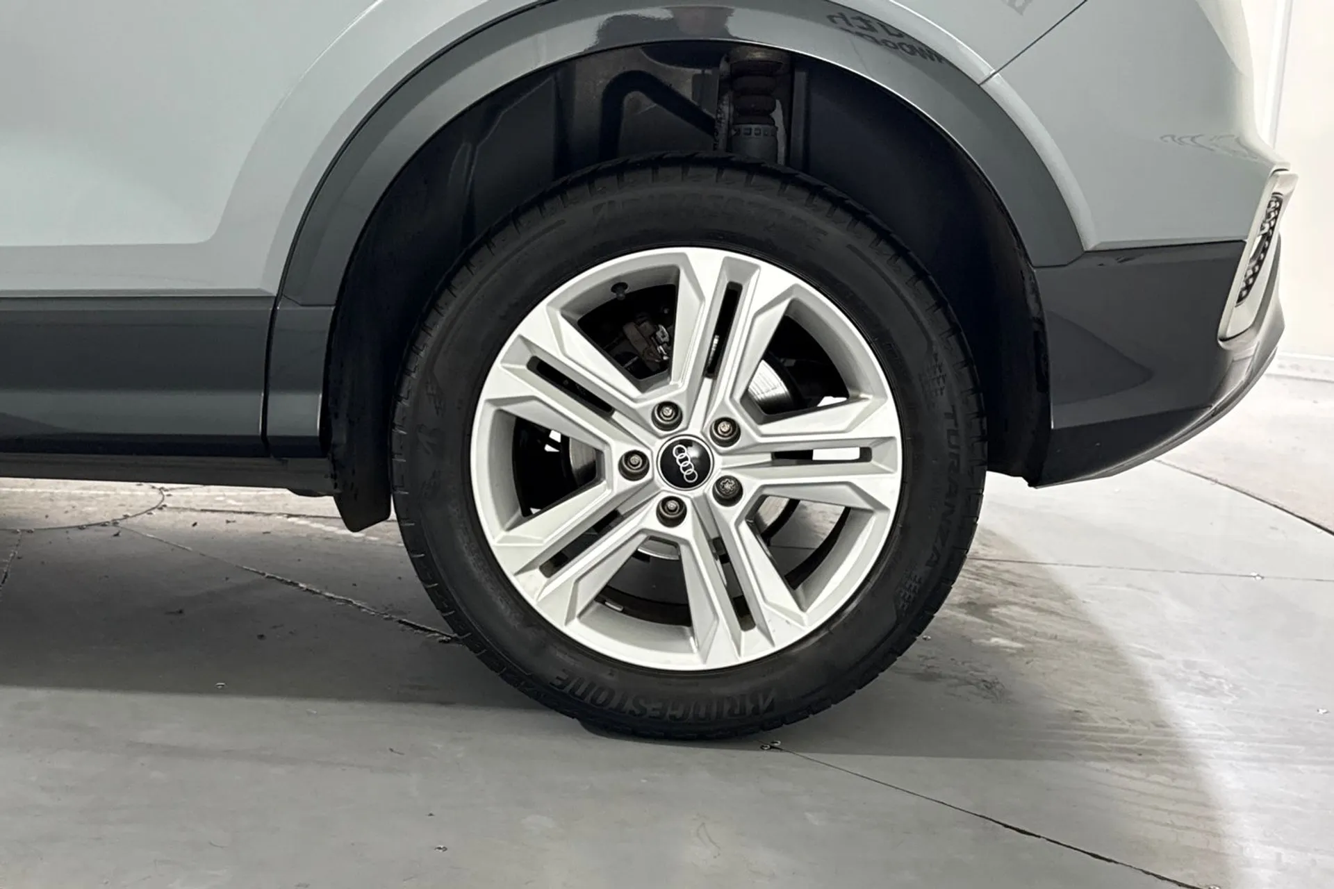 Audi Q2 thumbnail image number 11