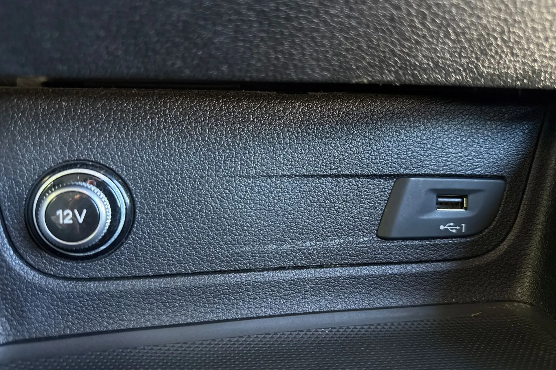 Audi Q2 thumbnail image number 41