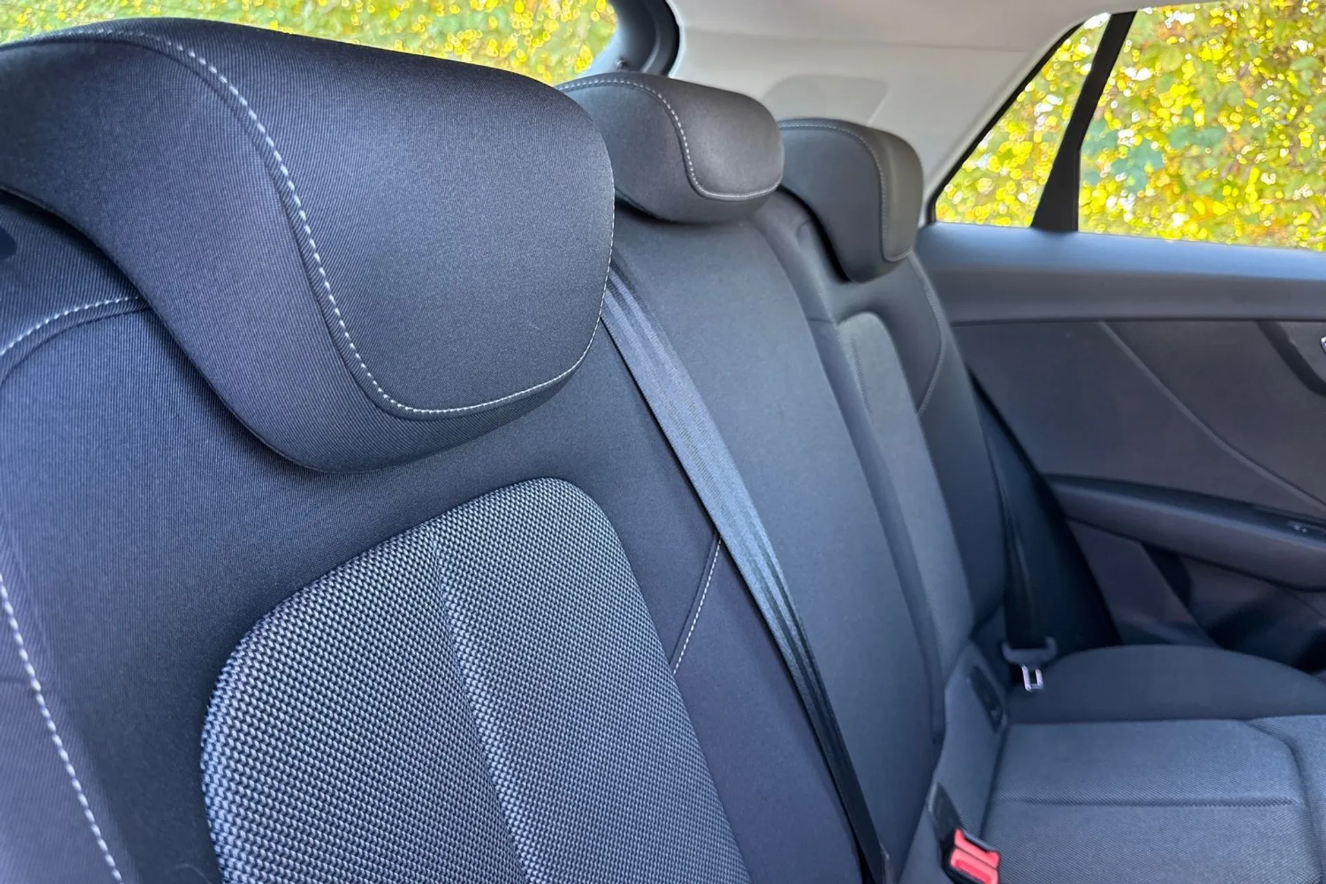 Audi Q2 thumbnail image number 23