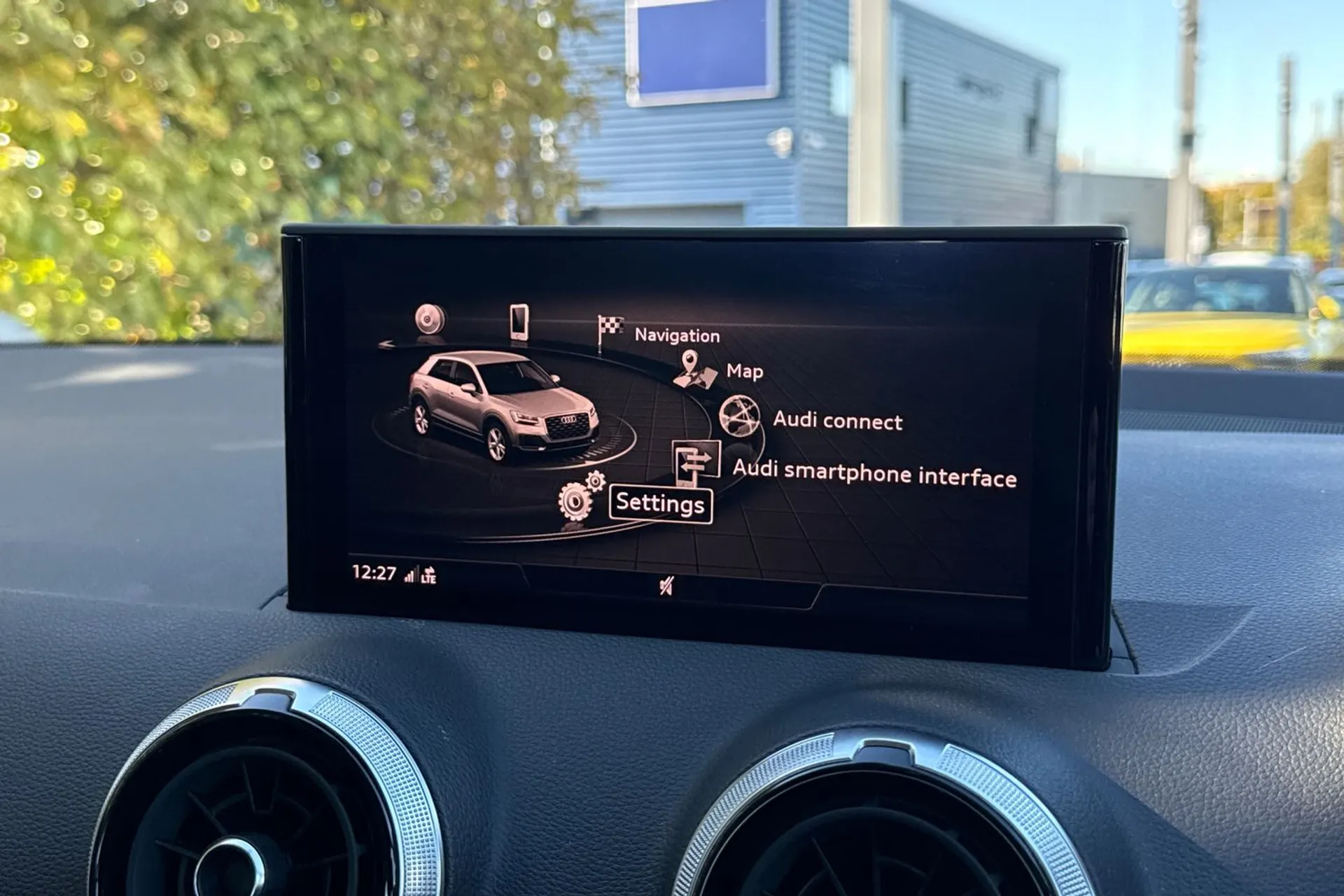 Audi Q2 thumbnail image number 35