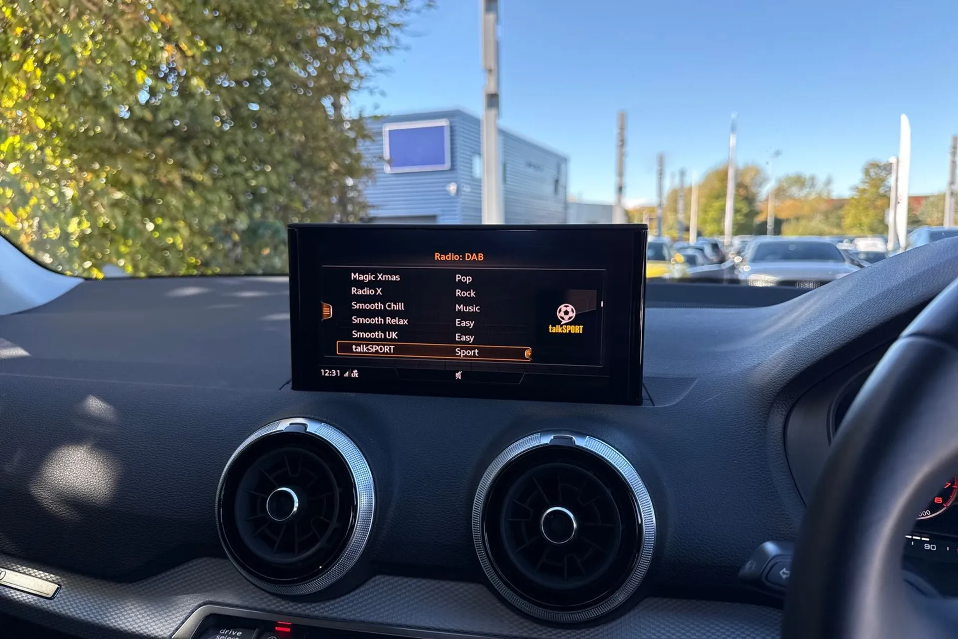 Audi Q2 thumbnail image number 39