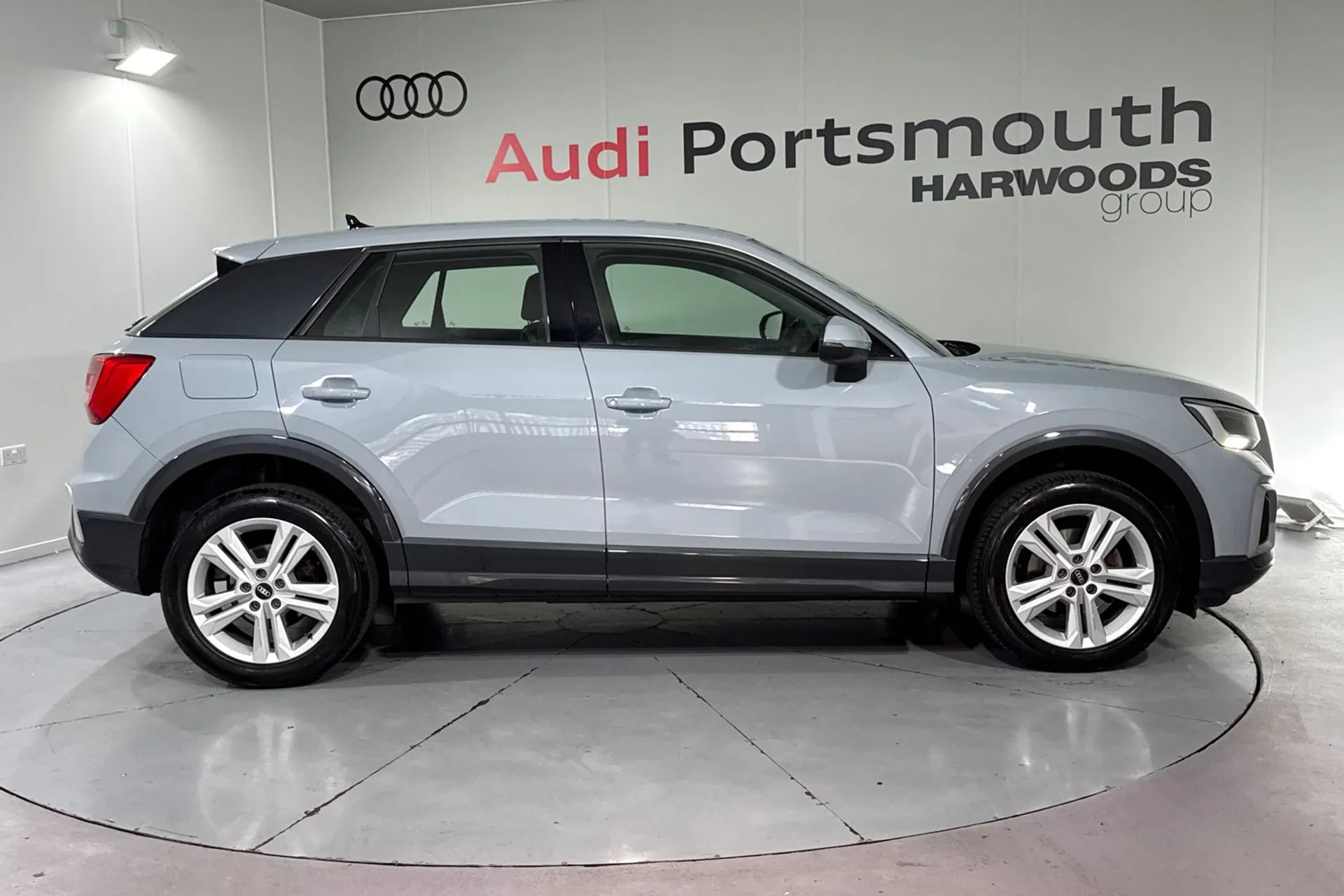 Audi Q2 thumbnail image number 2