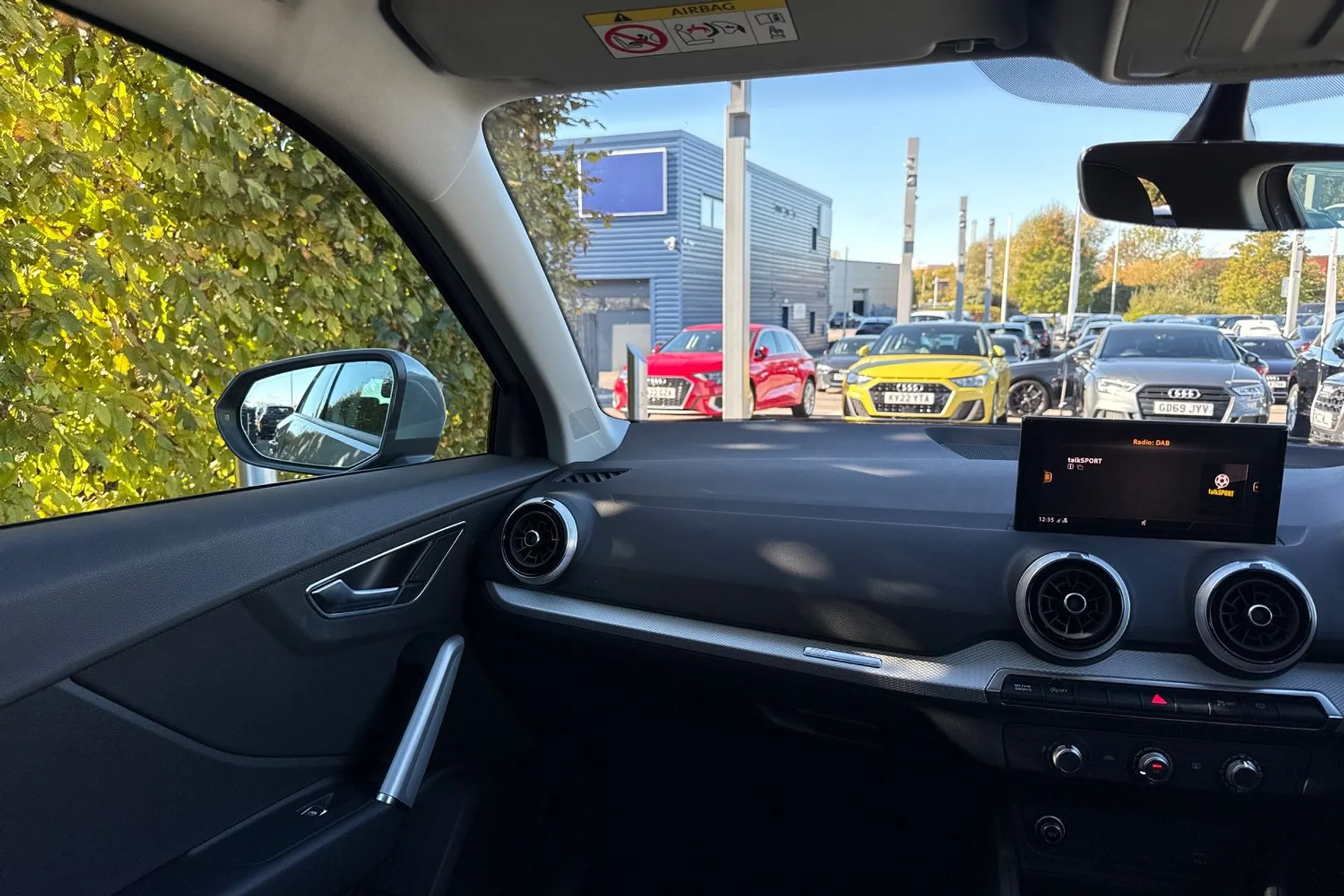 Audi Q2 thumbnail image number 40