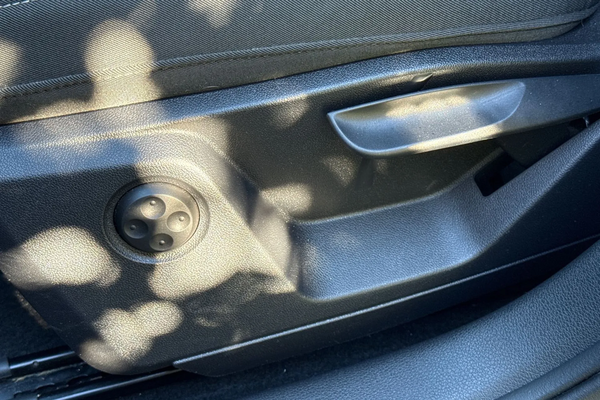 Audi Q2 thumbnail image number 21