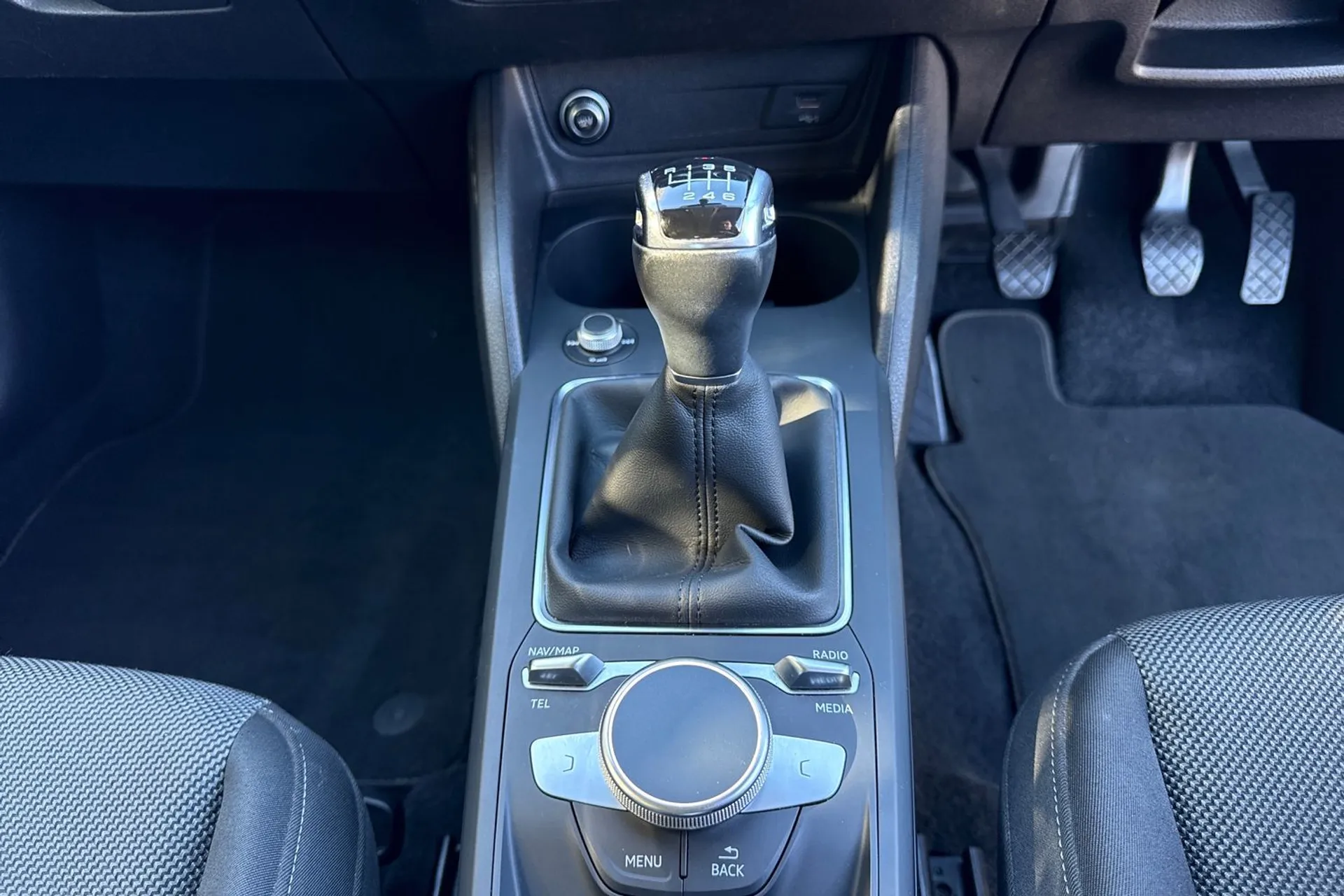 Audi Q2 thumbnail image number 45