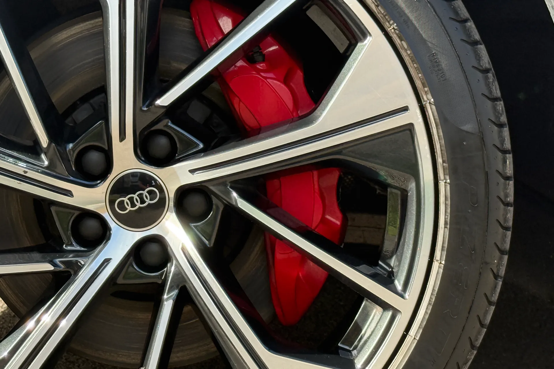 Audi Q5 thumbnail image number 30