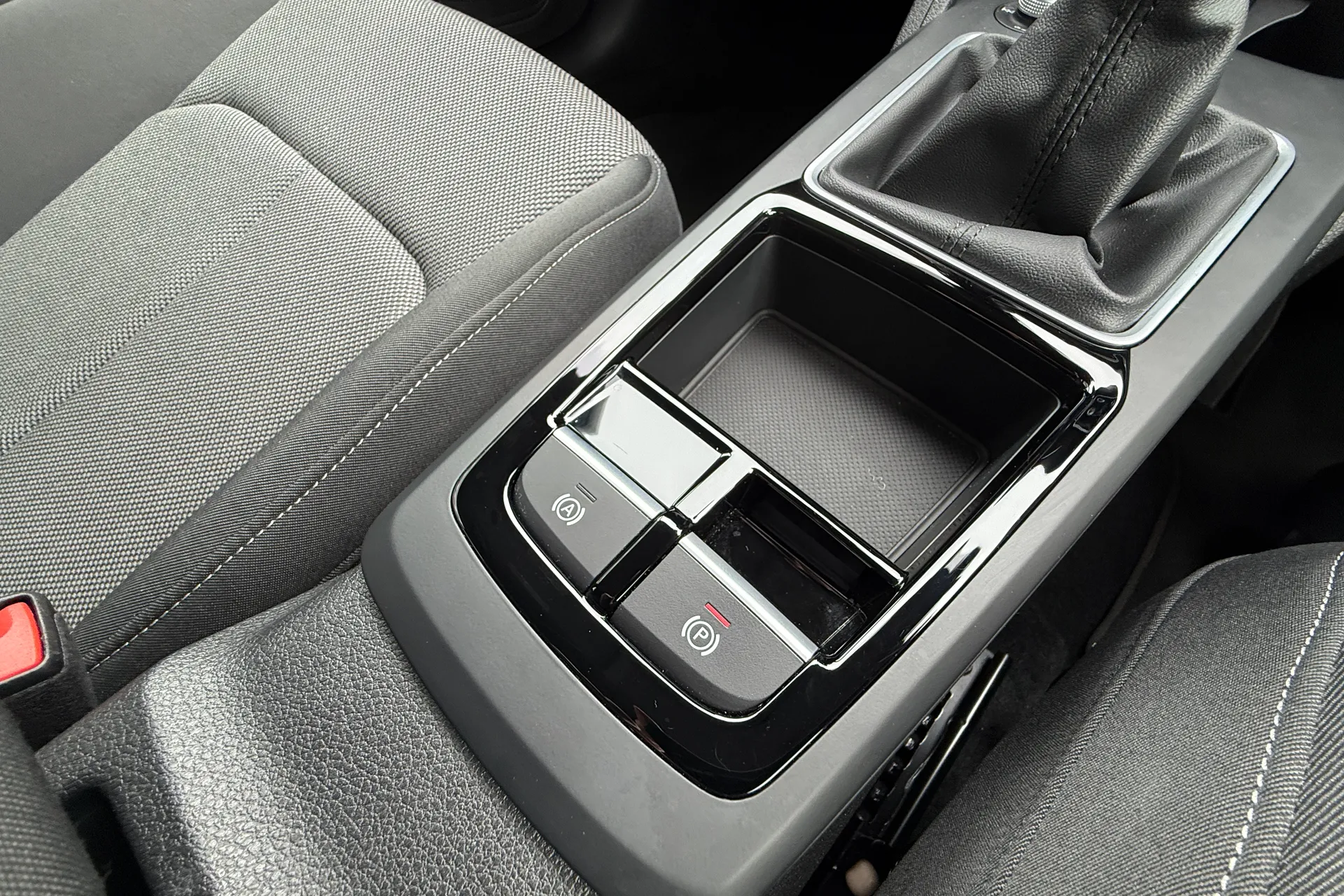 Audi Q2 thumbnail image number 15