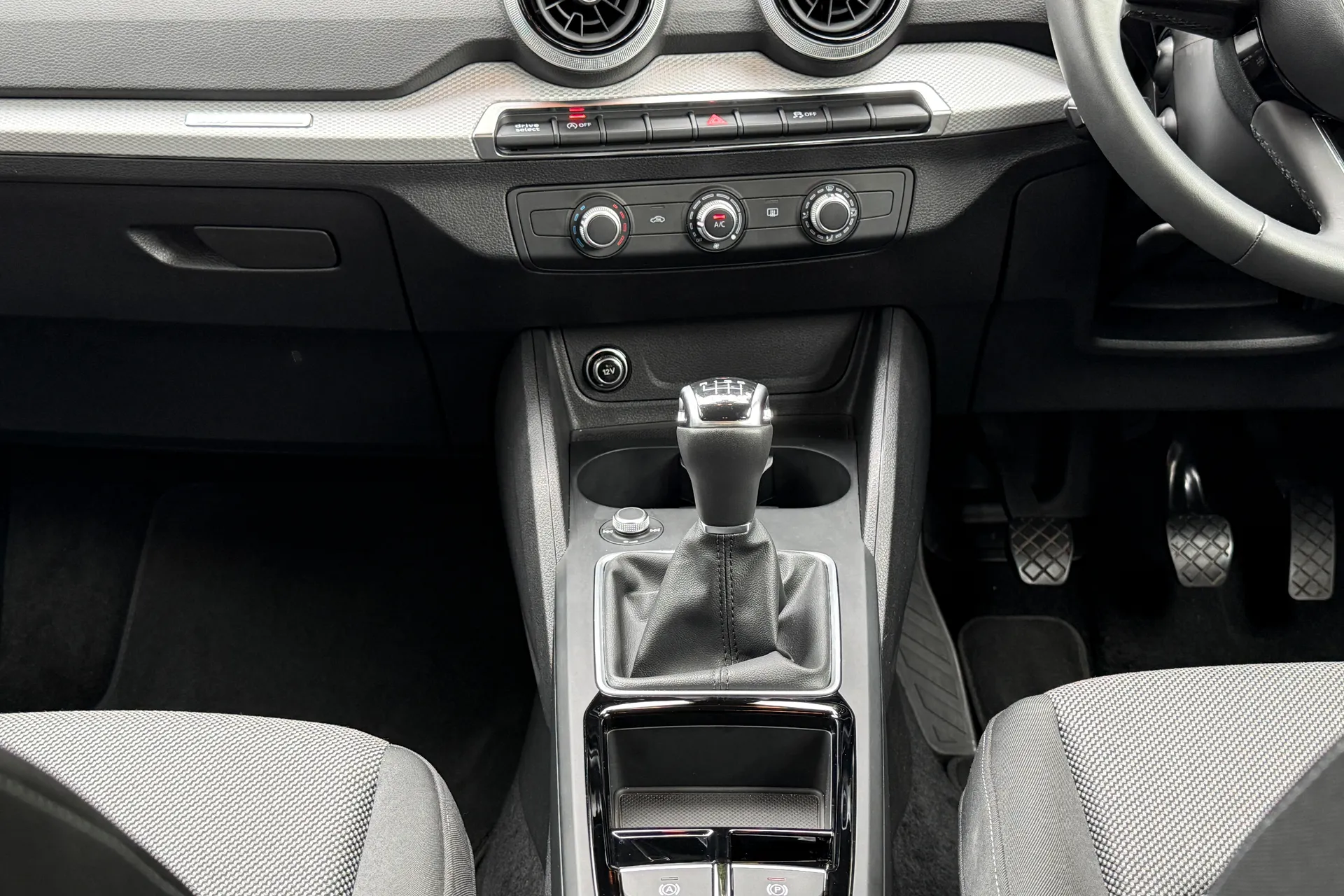 Audi Q2 thumbnail image number 55